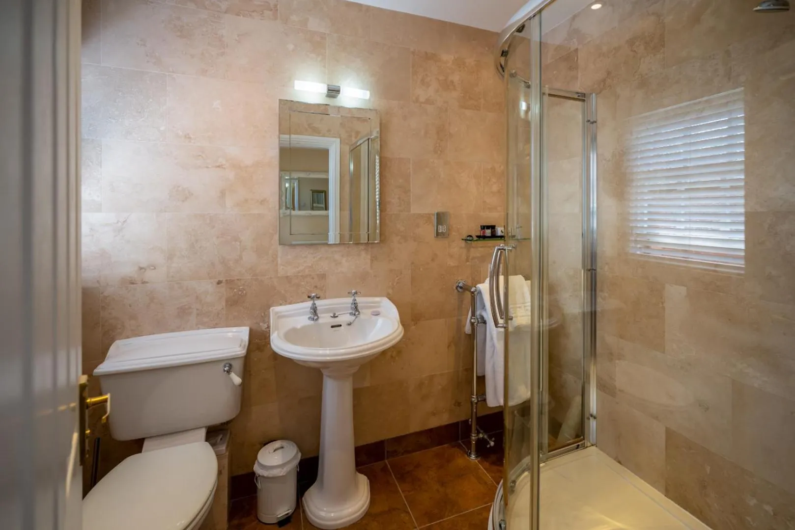 Bathroom in The White Swan Hotel Bar & Restaurant