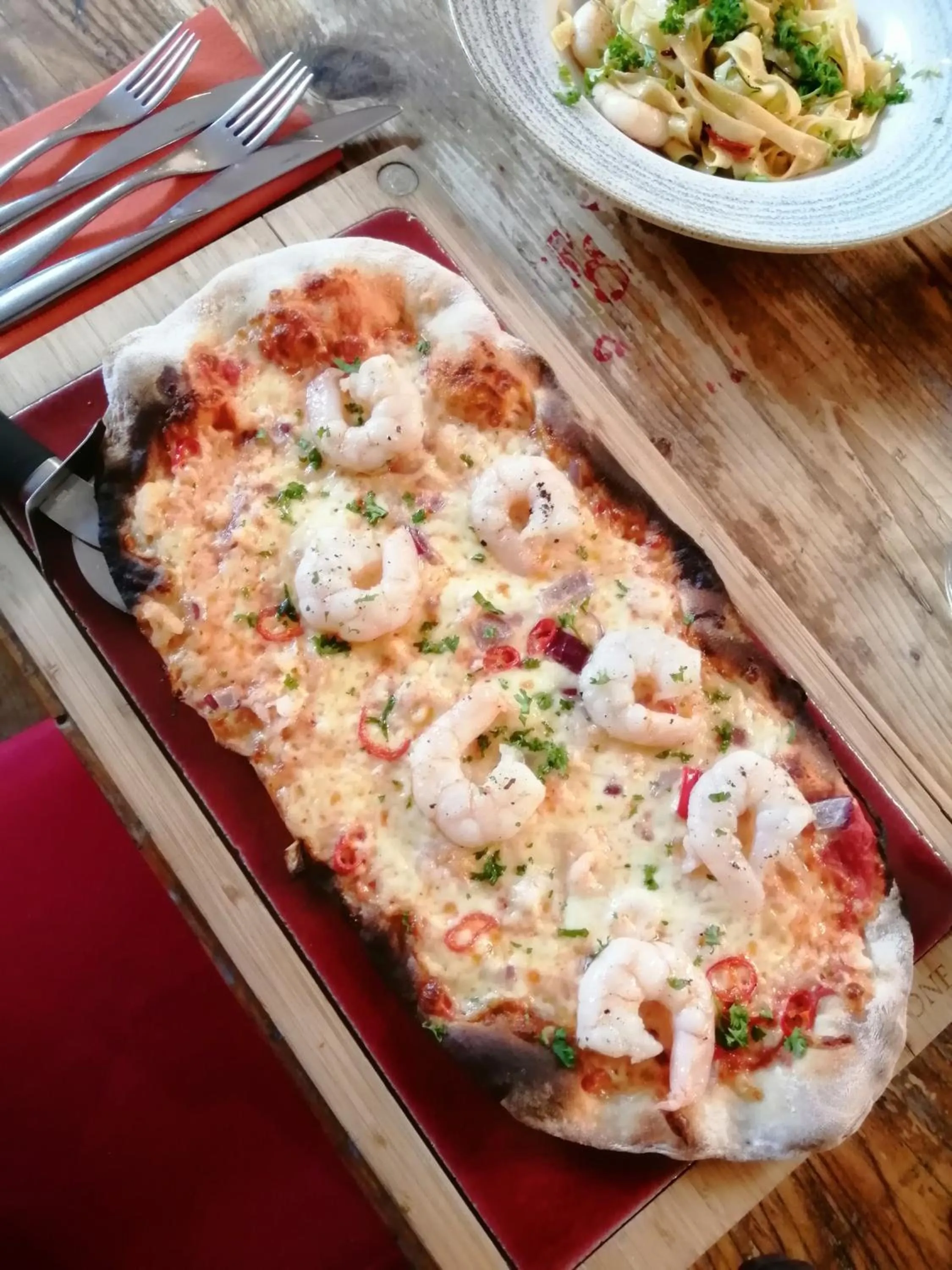 Restaurant/places to eat in The White Swan Hotel Bar & Restaurant