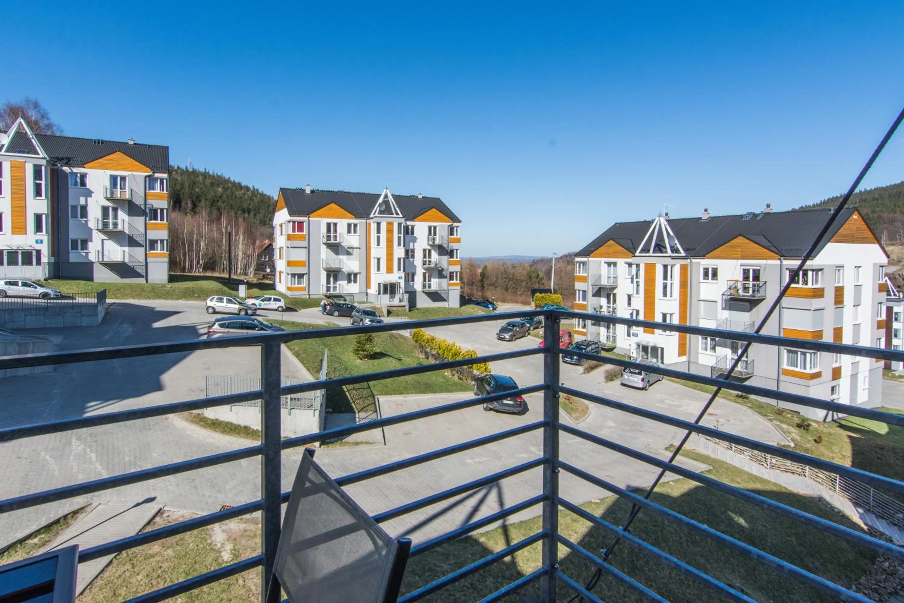 Property building in Apartamenty Izerskie - ul. Cicha 13D-E