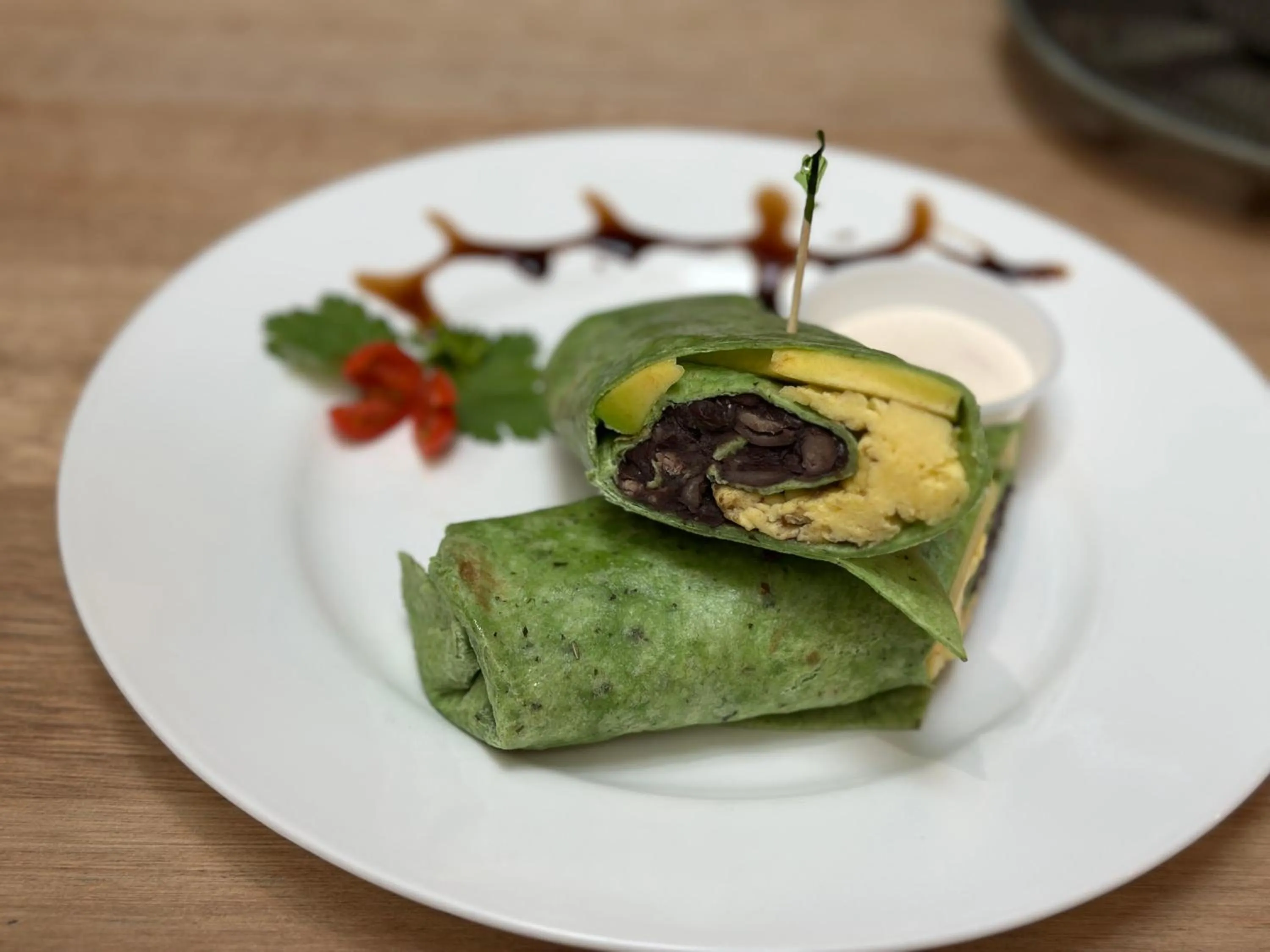 Restaurant/places to eat in 352 Guest House Hotel Boutique