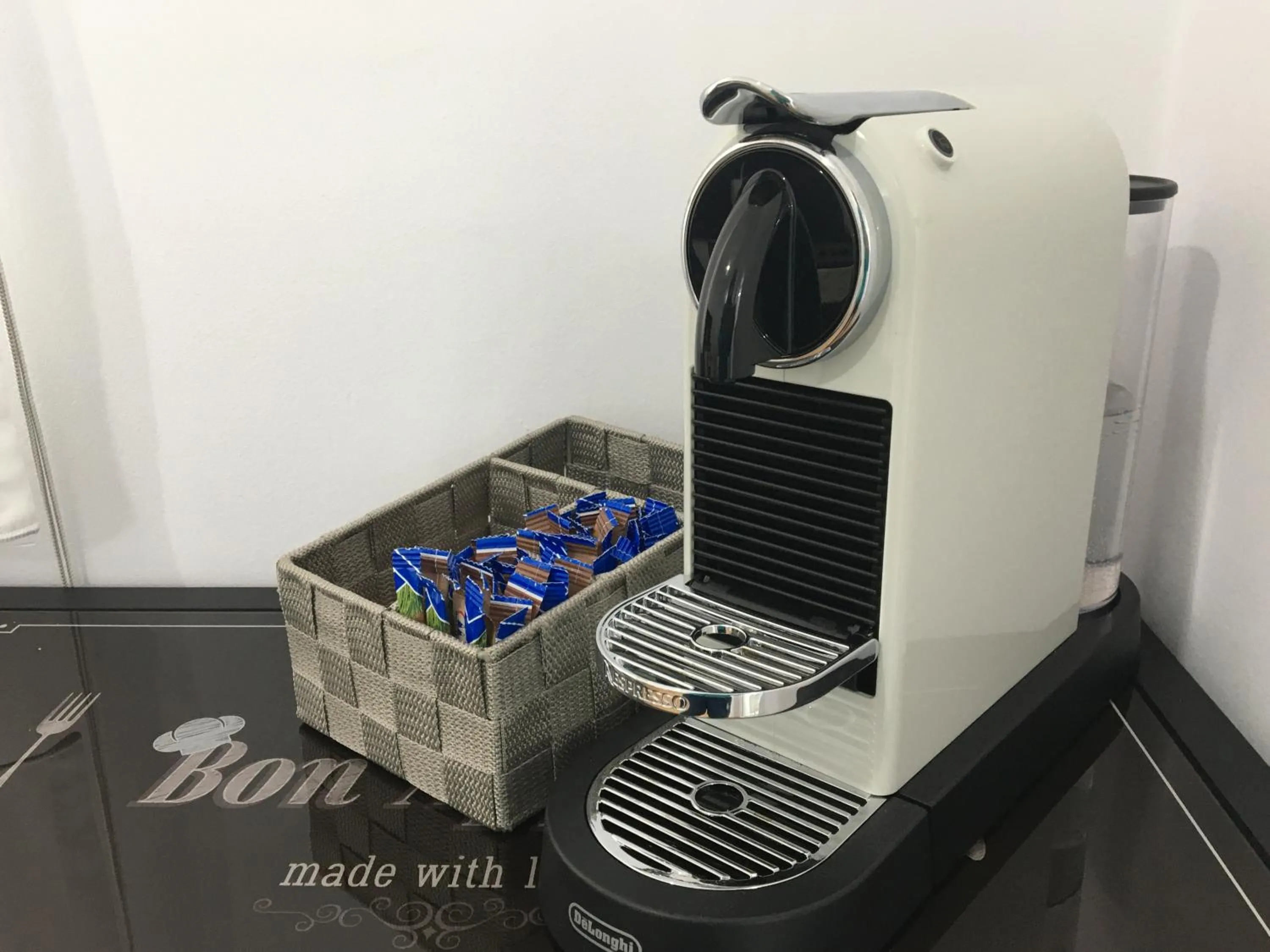 Coffee/tea facilities in Top Level Residence