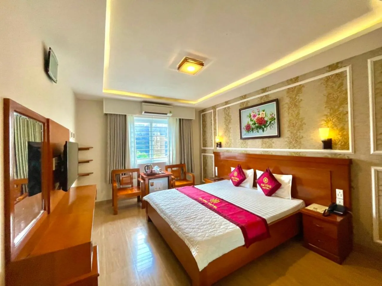 Photo of the whole room, Bed in Mai Vang Hotel