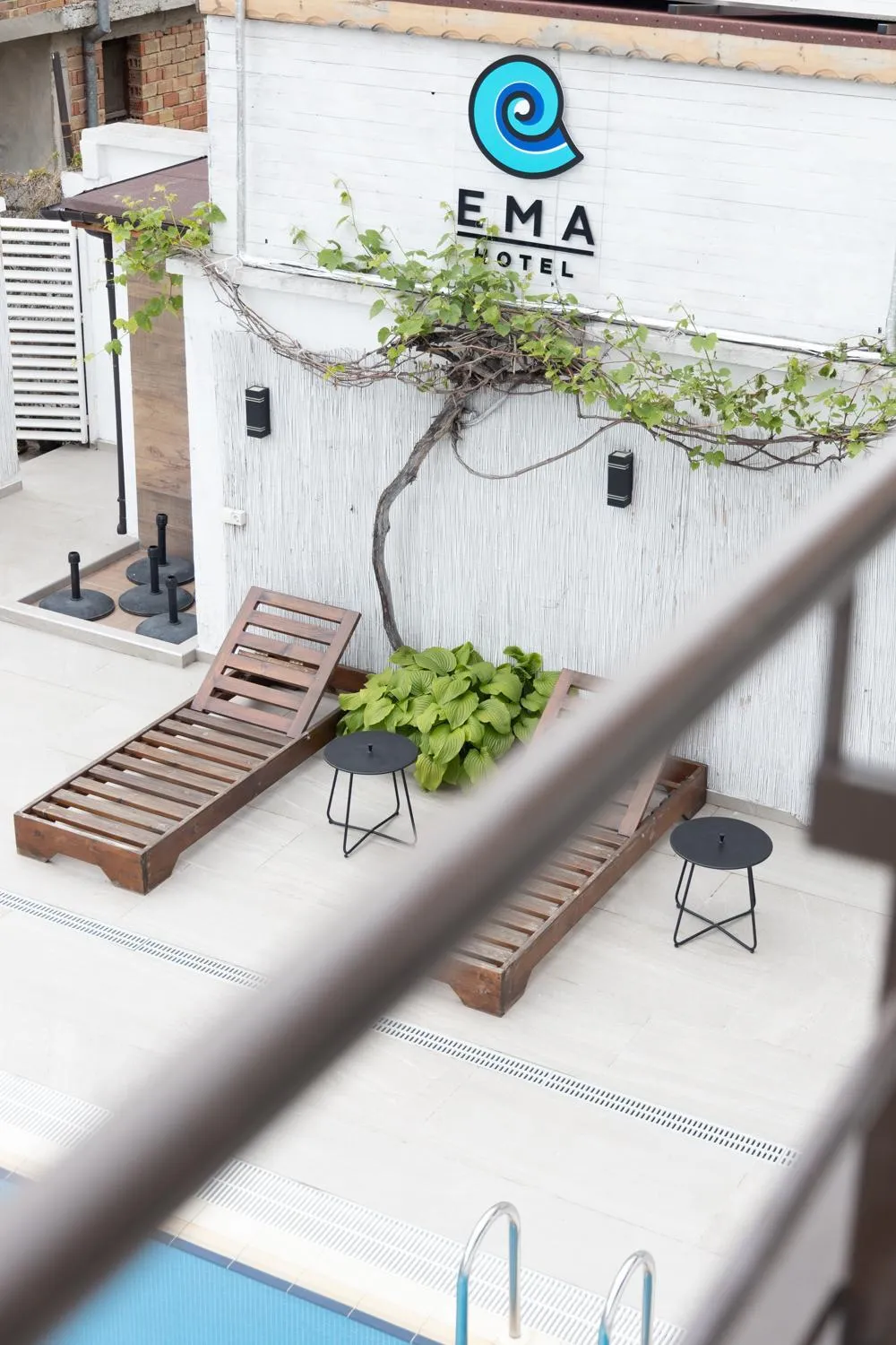 Ema Hotel
