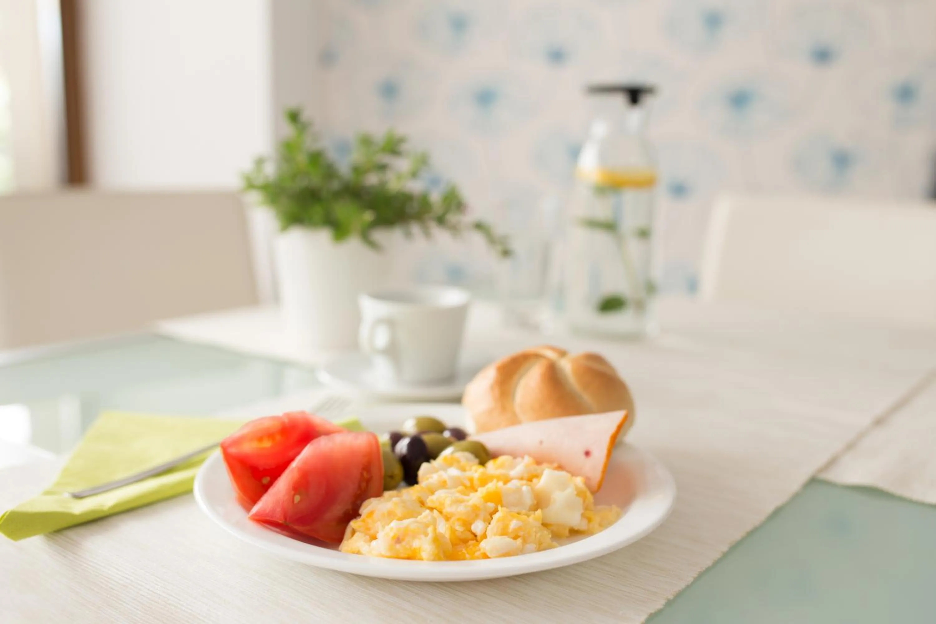 Buffet breakfast, Bed in Ema Hotel