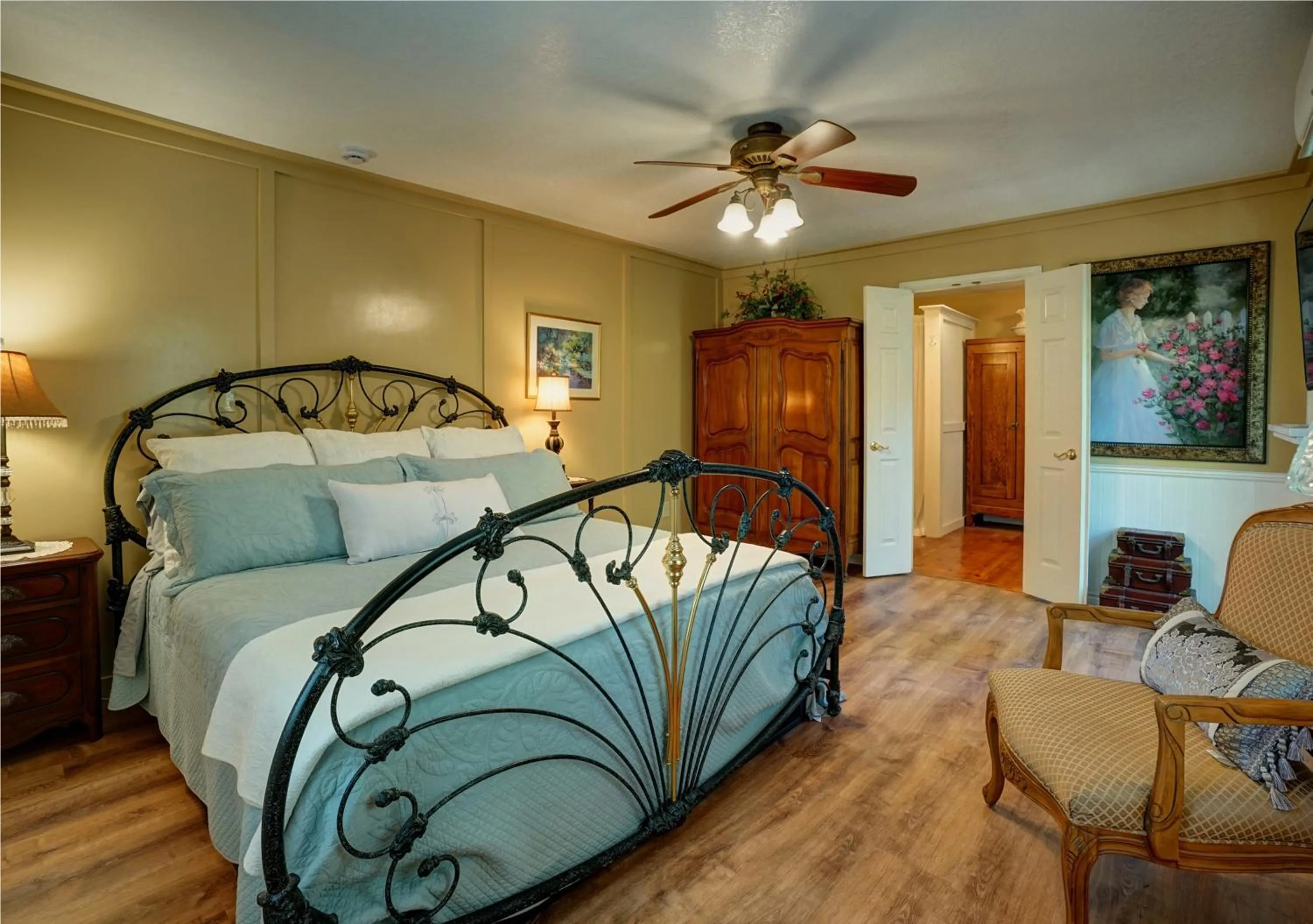 Bed in Bed and Breakfast on White Rock Creek