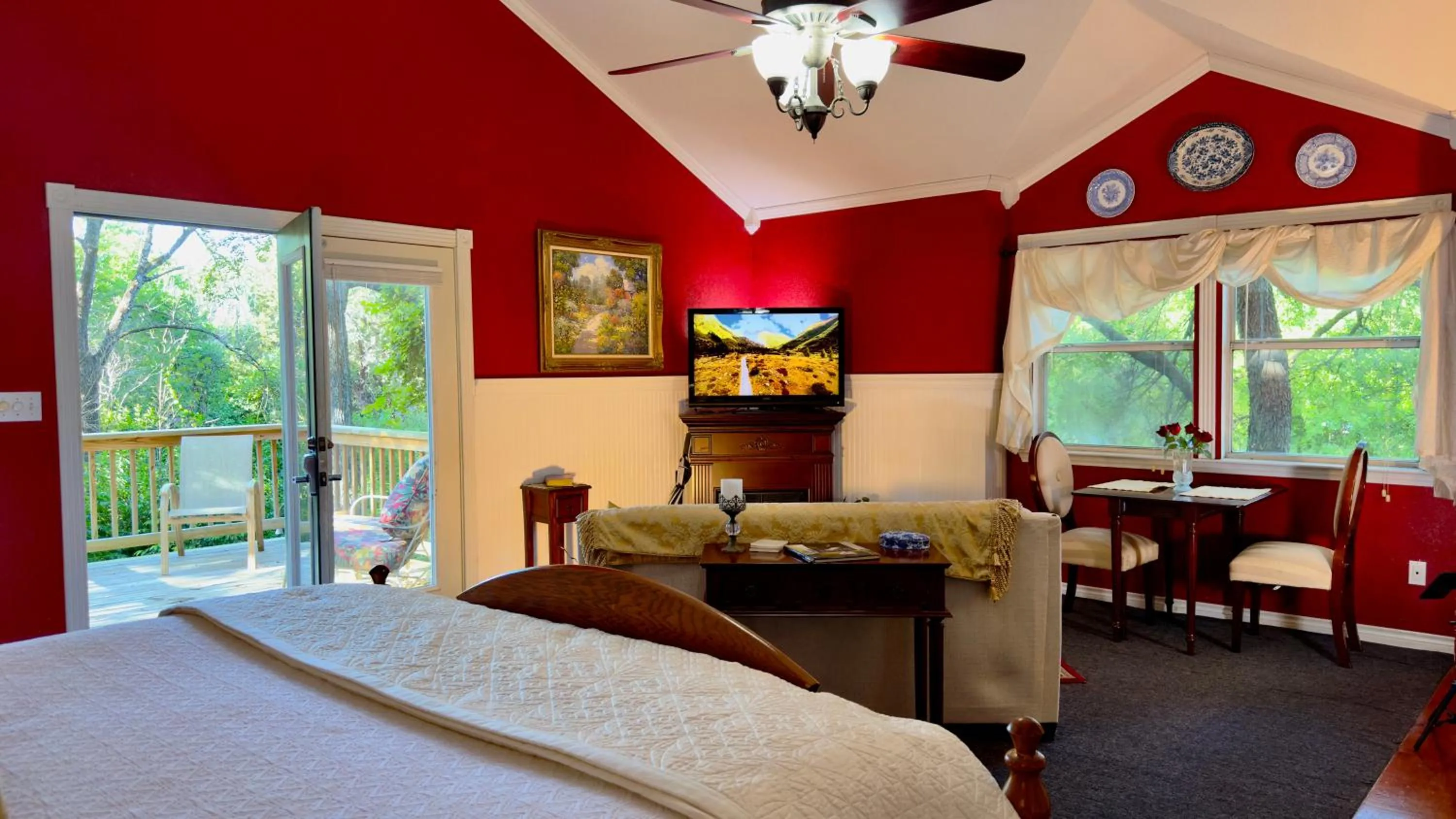 Property building, Bed in Bed and Breakfast on White Rock Creek