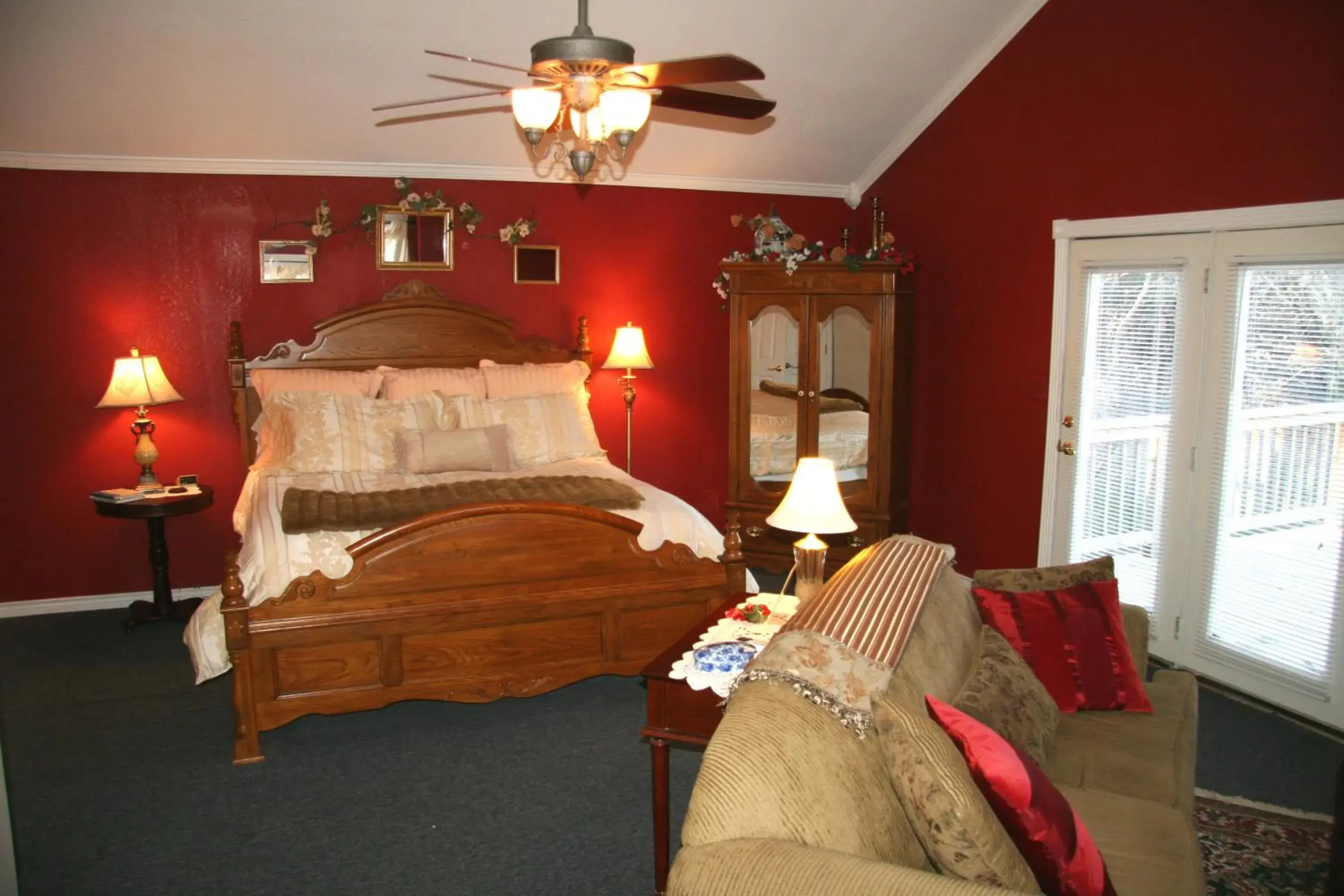 Superior Triple Room in Bed and Breakfast on White Rock Creek Superior Triple Room in Bed and Breakfast on White Rock Creek