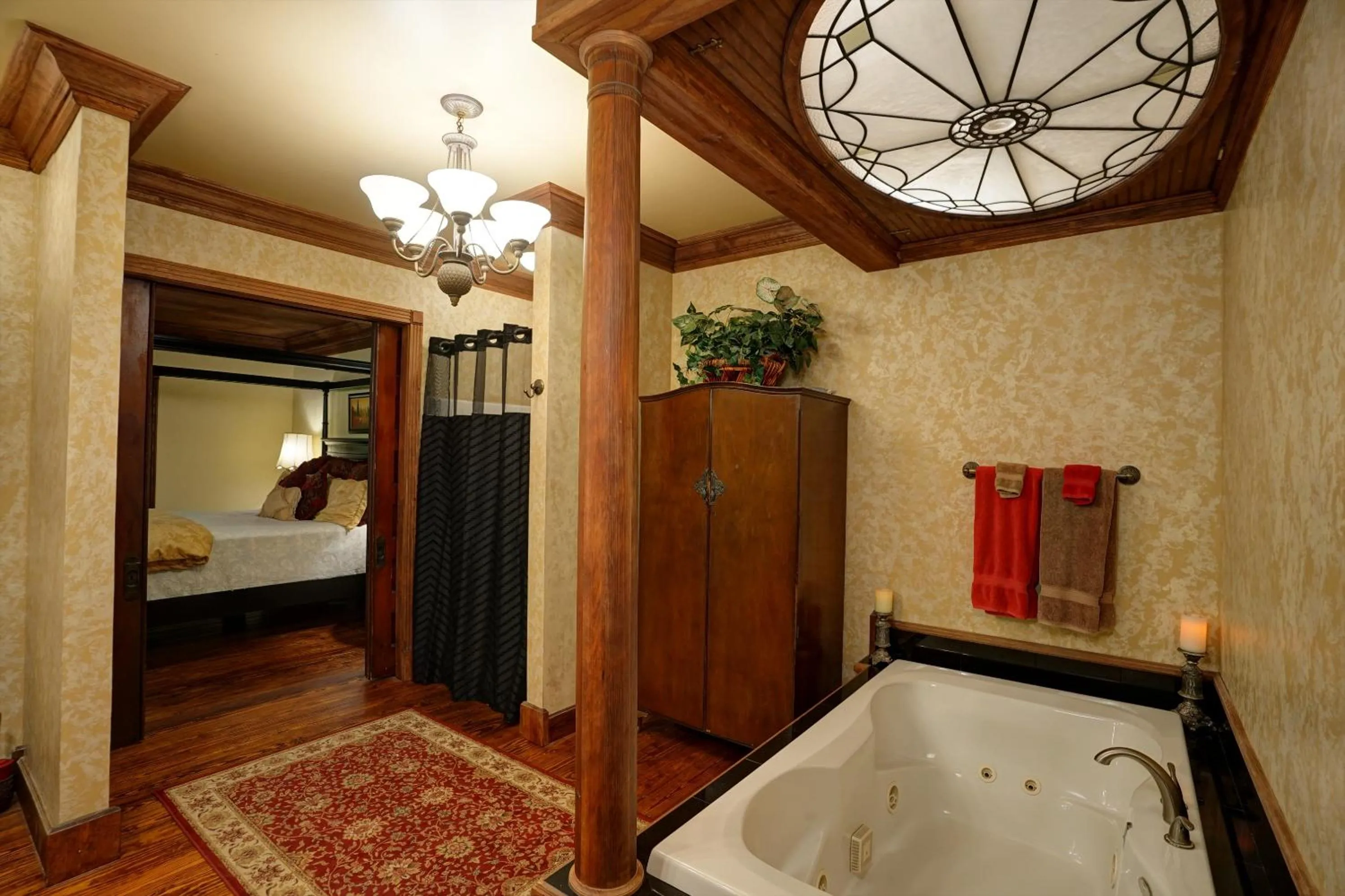 Property building, Bed in Bed and Breakfast on White Rock Creek