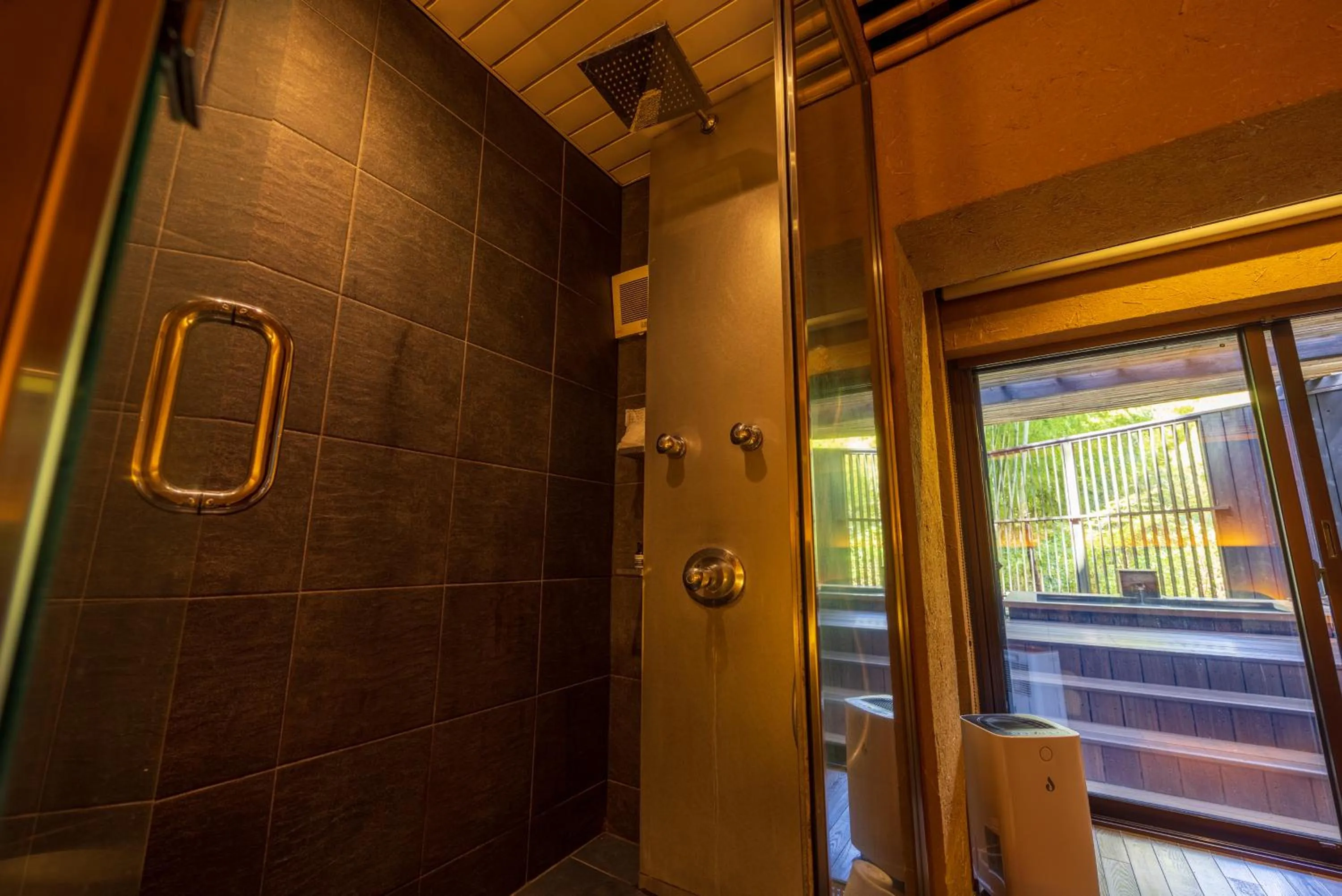 Shower in Kinnotake Sengokuhara(Adult Only)