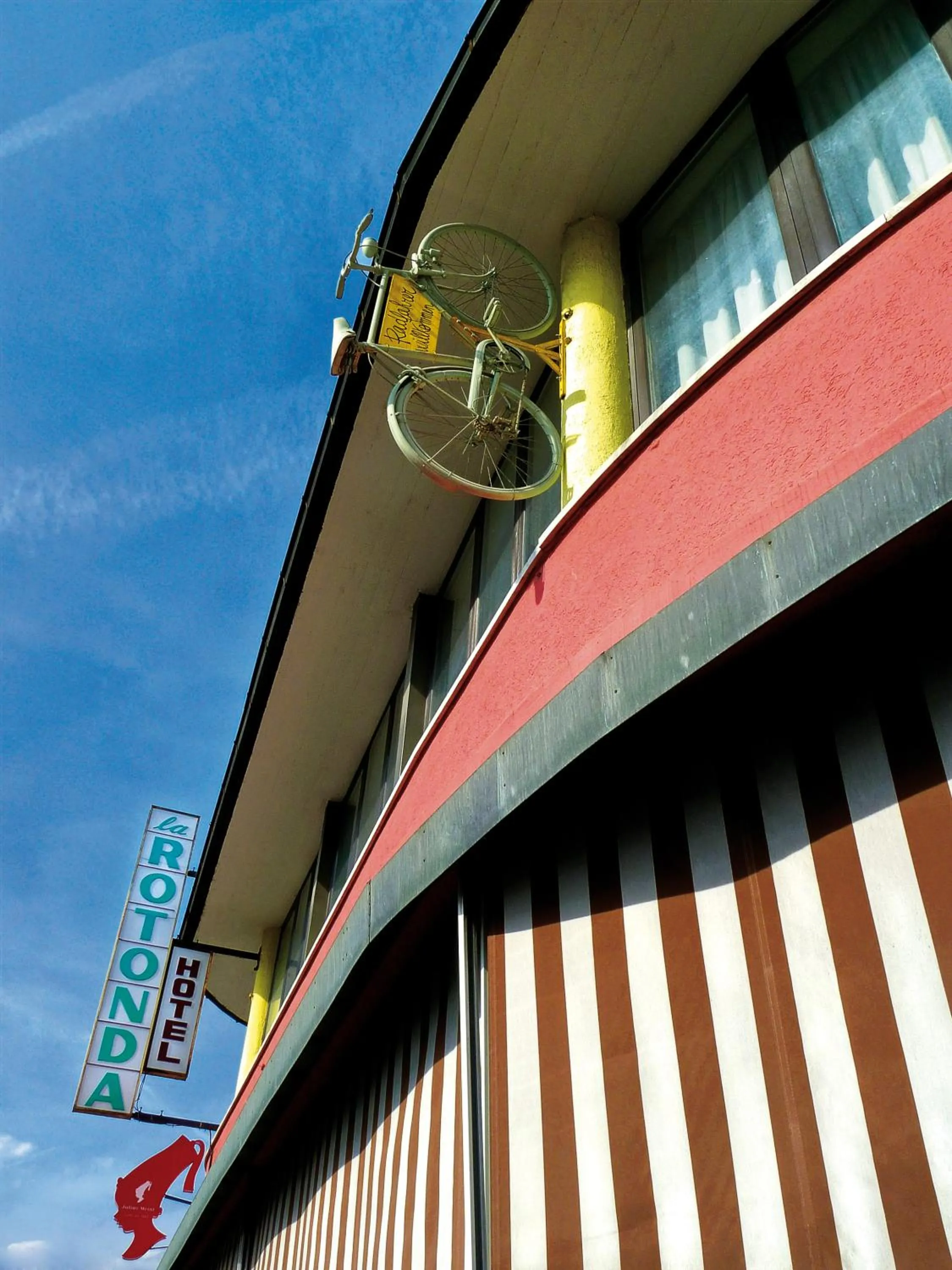 Property building in La Rotonda