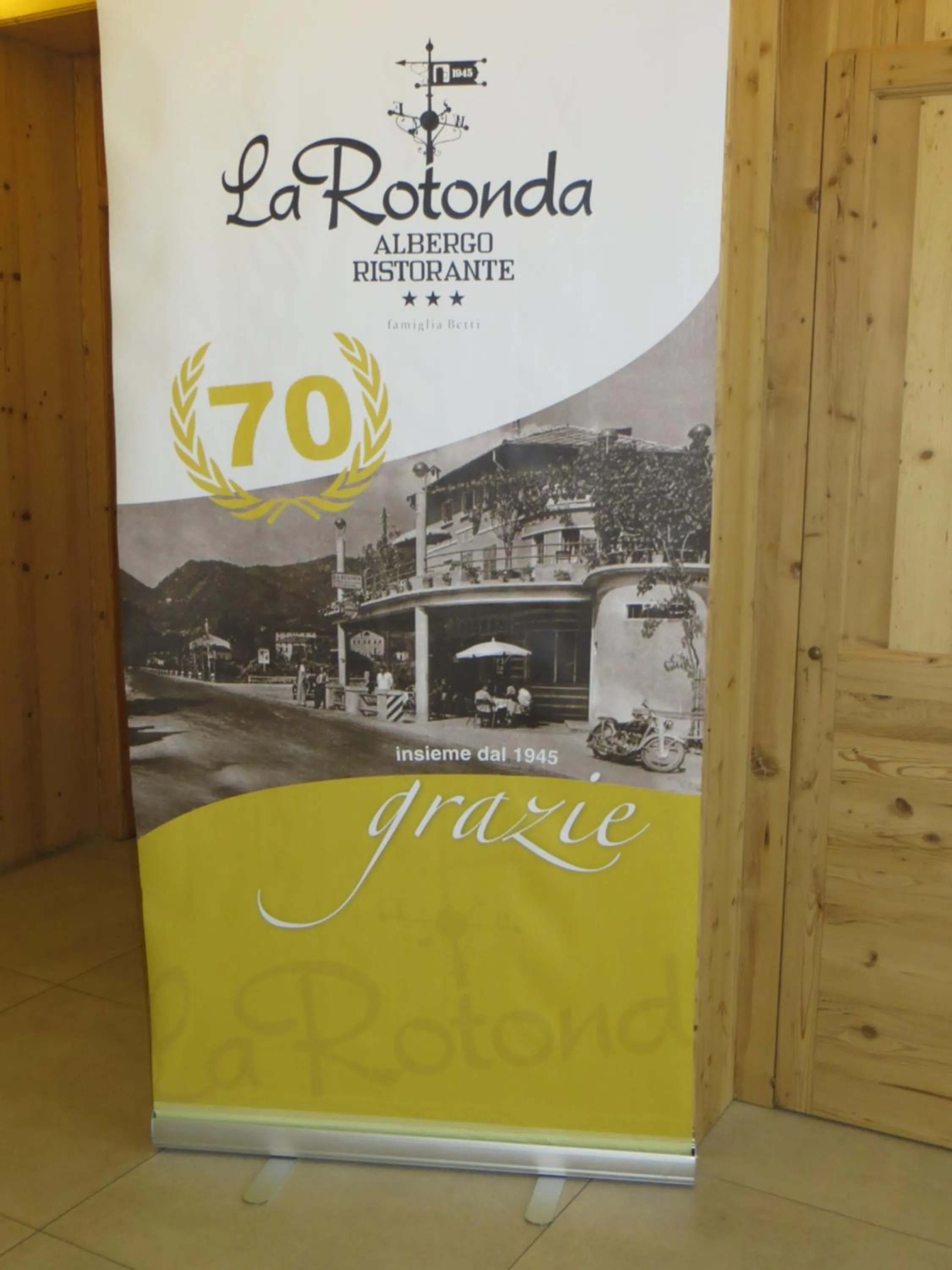 Logo/Certificate/Sign in La Rotonda