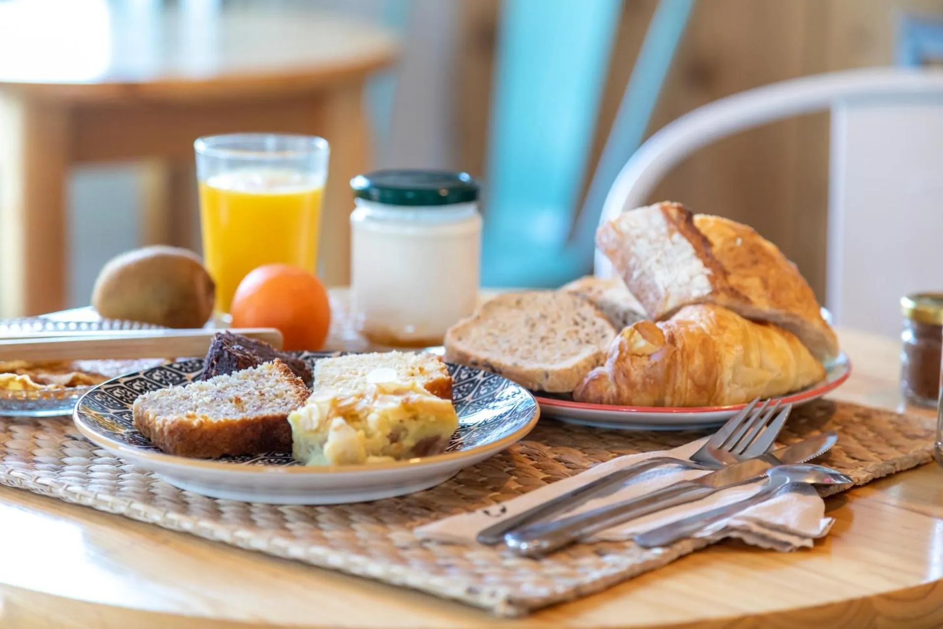 Breakfast in Hôtel Almanarre Plage - Hôtel Eco-Responsable face à la mer