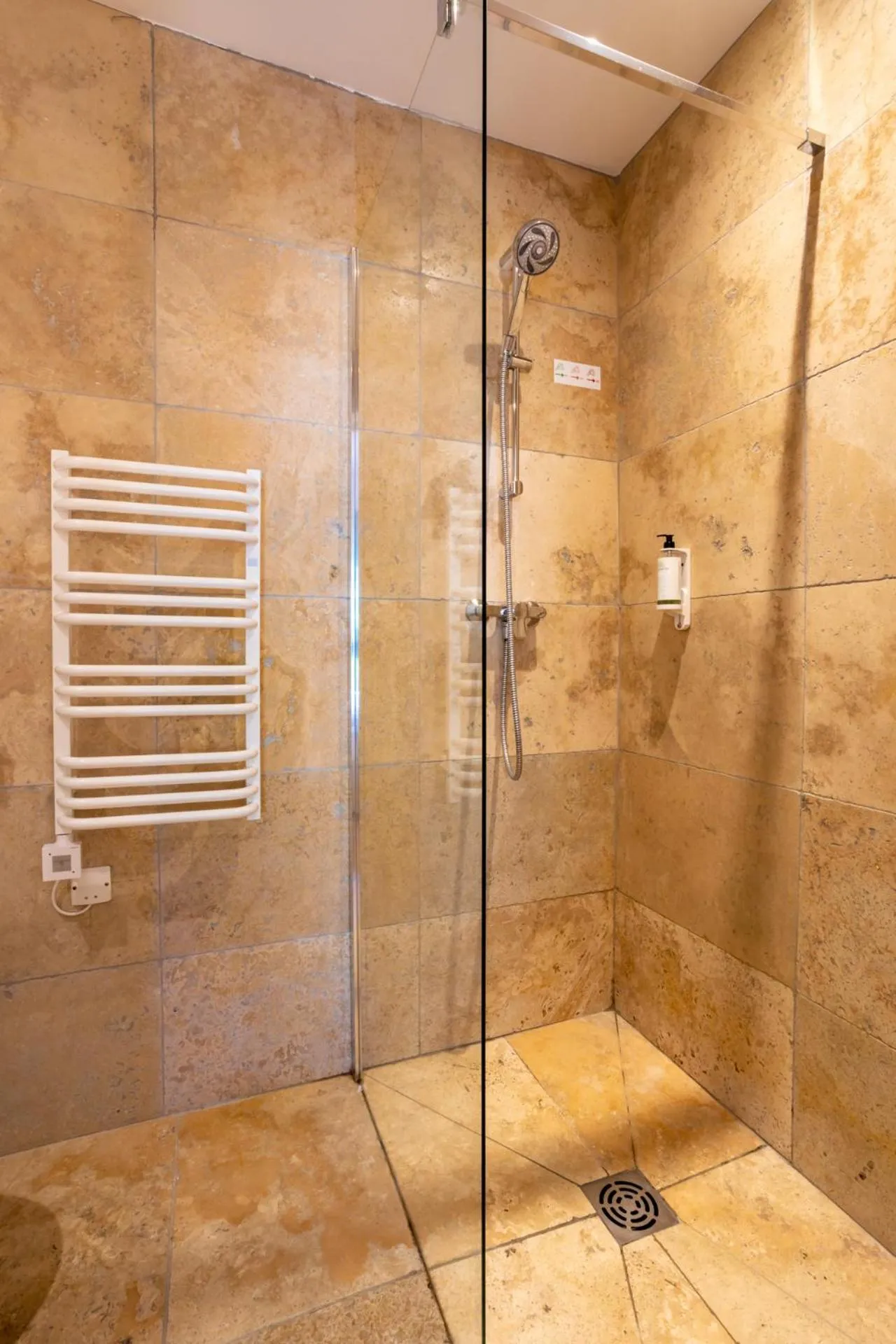 Hôtel Almanarre Plage - Hôtel Eco-Responsable face à la mer