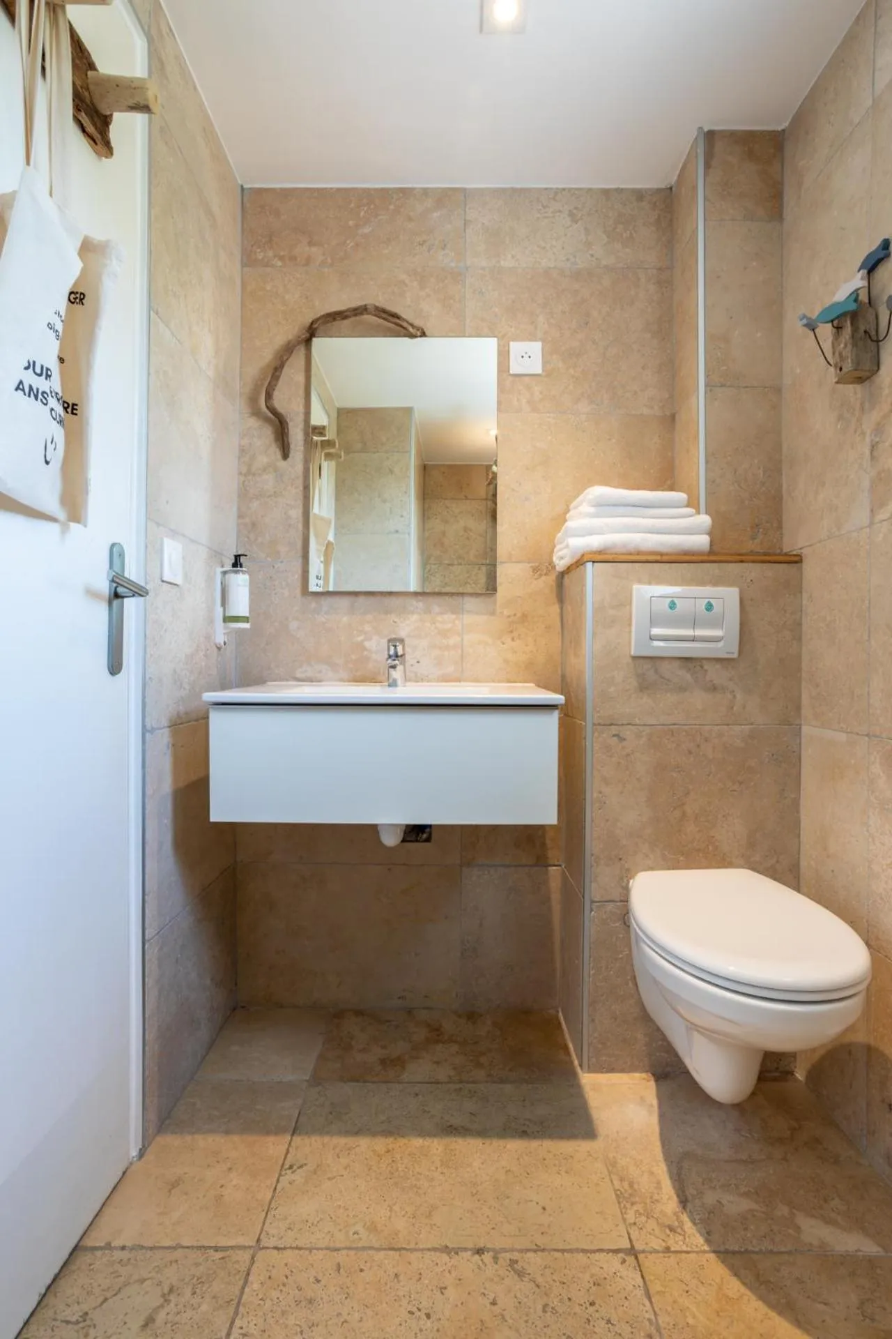 Hôtel Almanarre Plage - Hôtel Eco-Responsable face à la mer