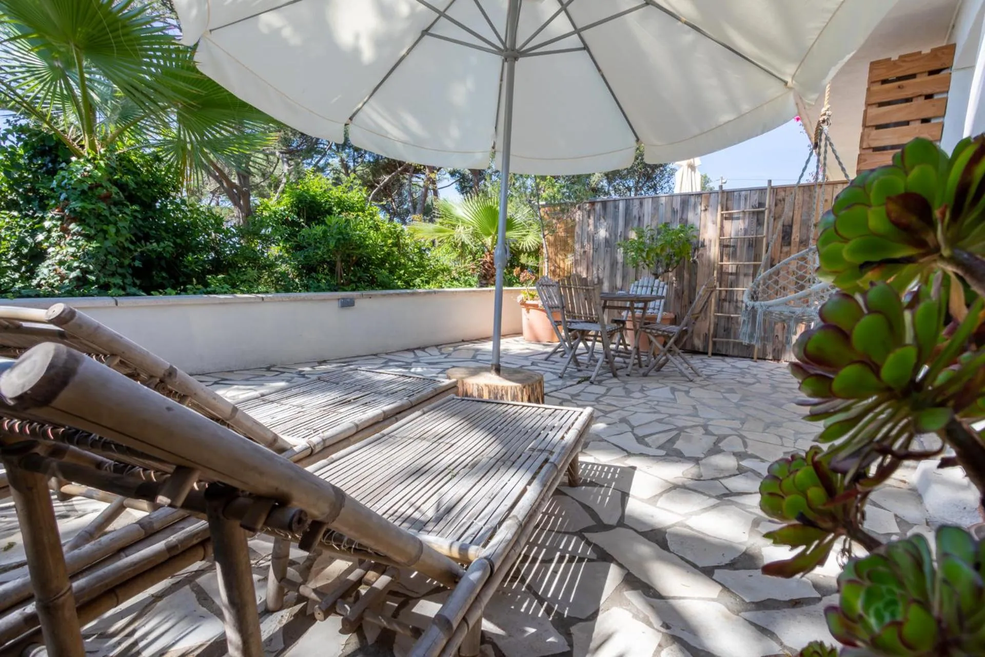 Hôtel Almanarre Plage - Hôtel Eco-Responsable face à la mer