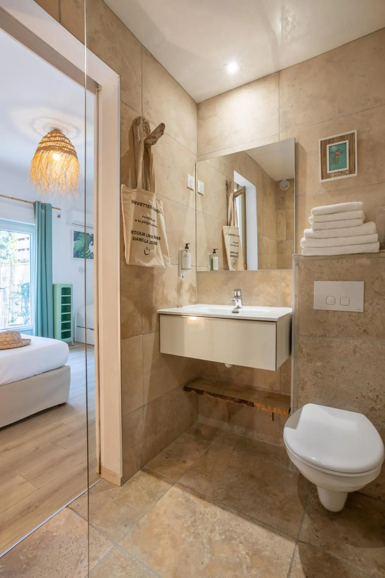 Hôtel Almanarre Plage - Hôtel Eco-Responsable face à la mer