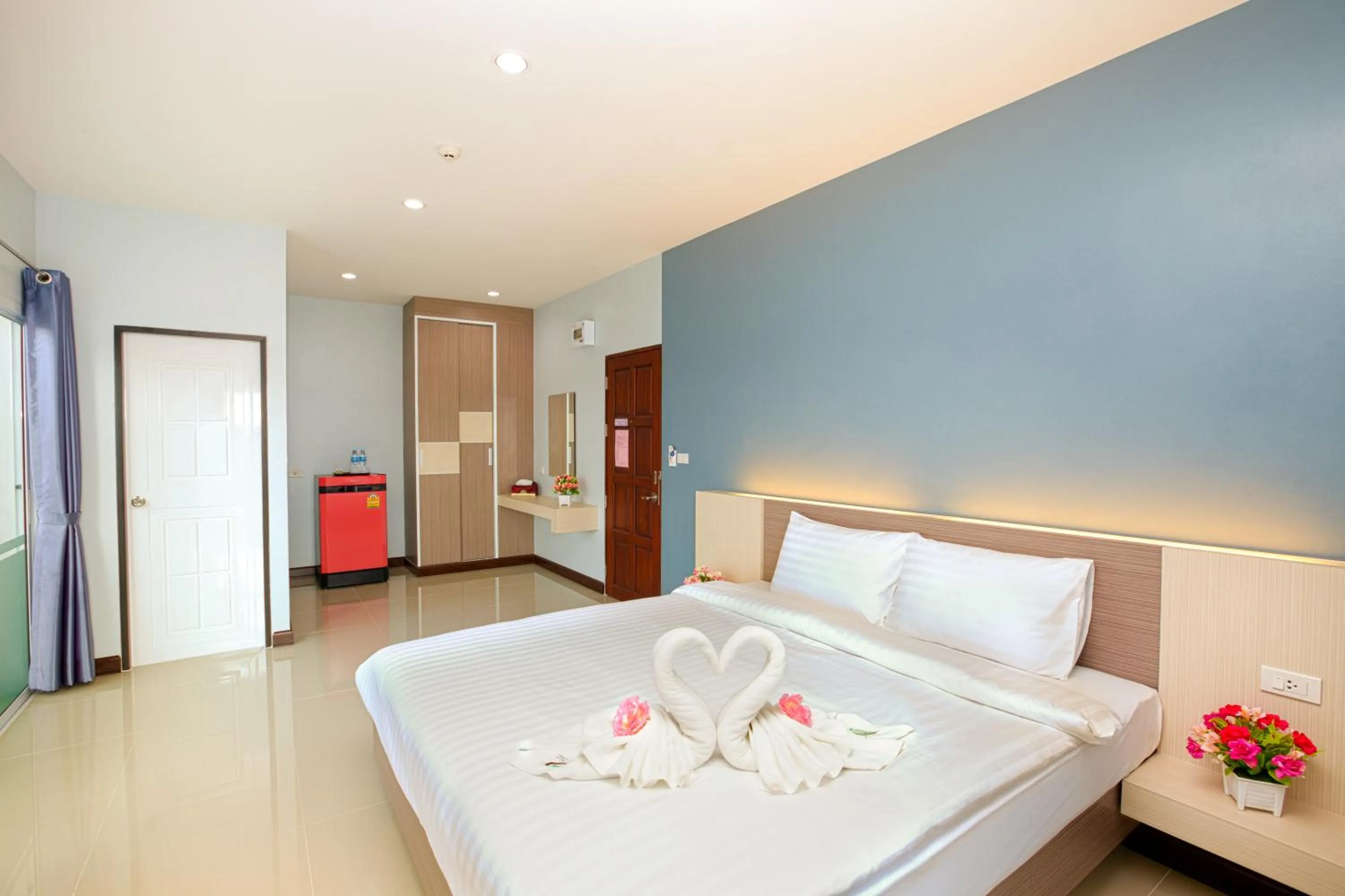 Bed in Je T'aime Hotel