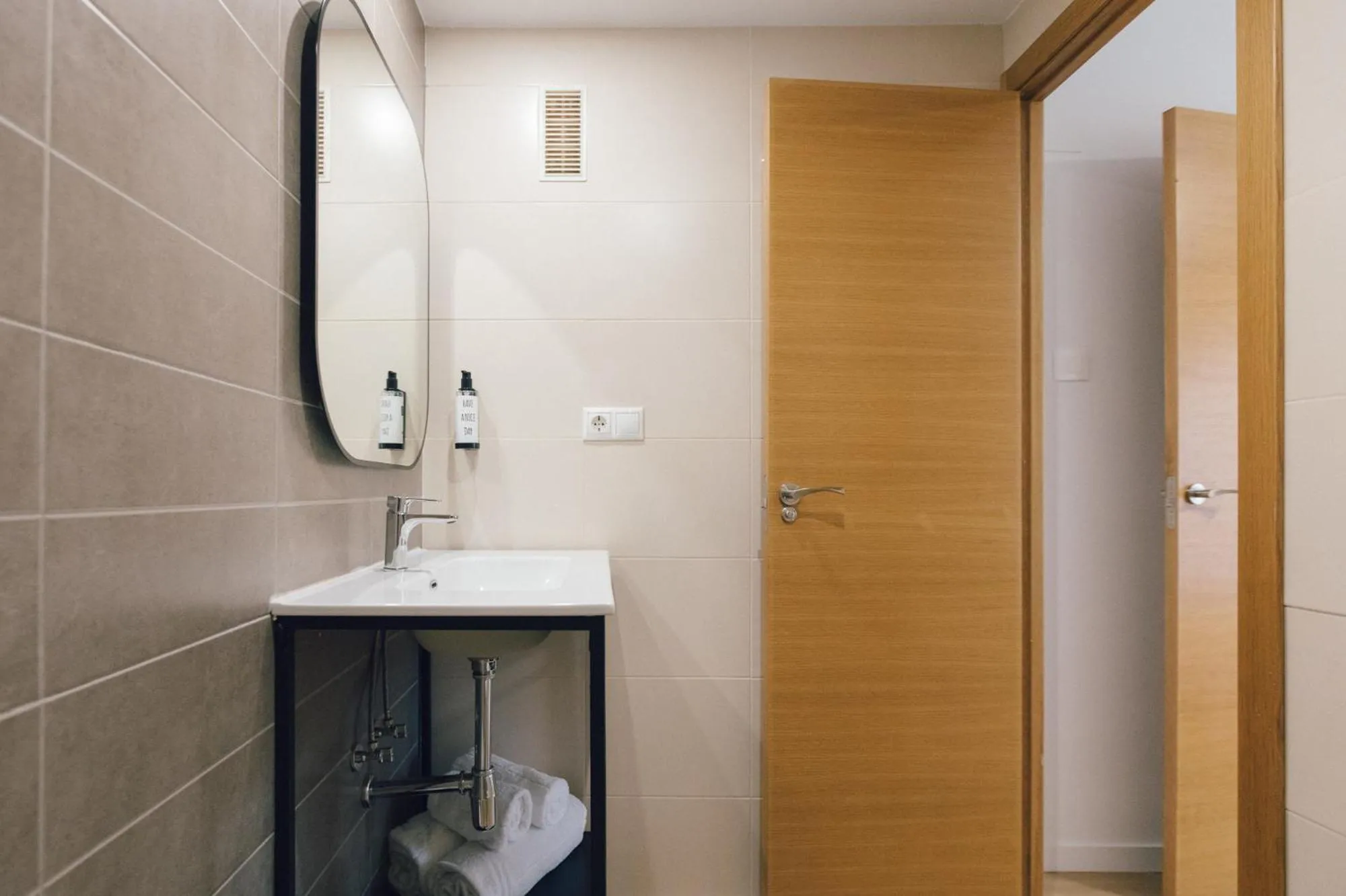 Bathroom in Pio XII Apartments Valencia