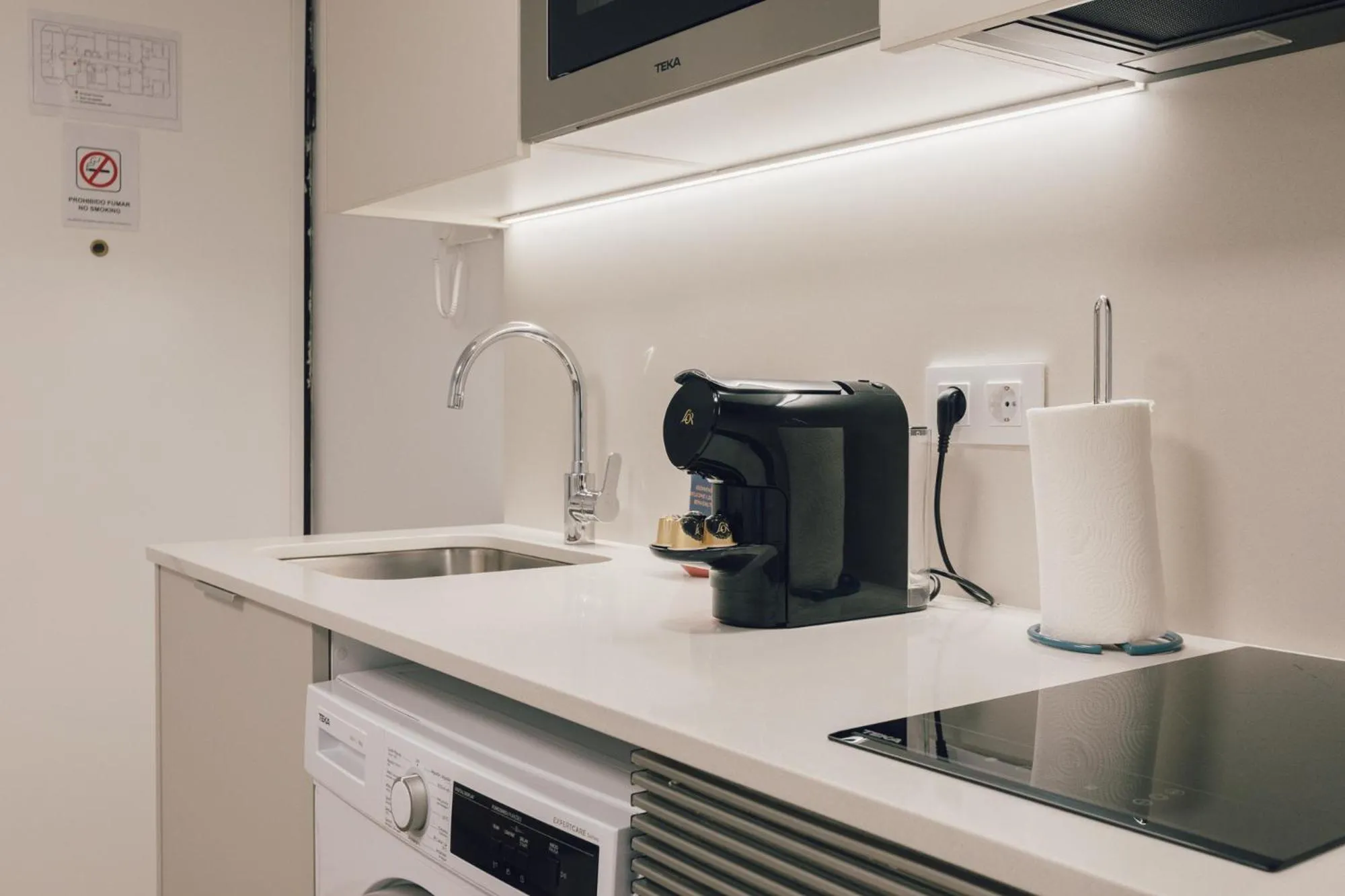 microwave in Pio XII Apartments Valencia