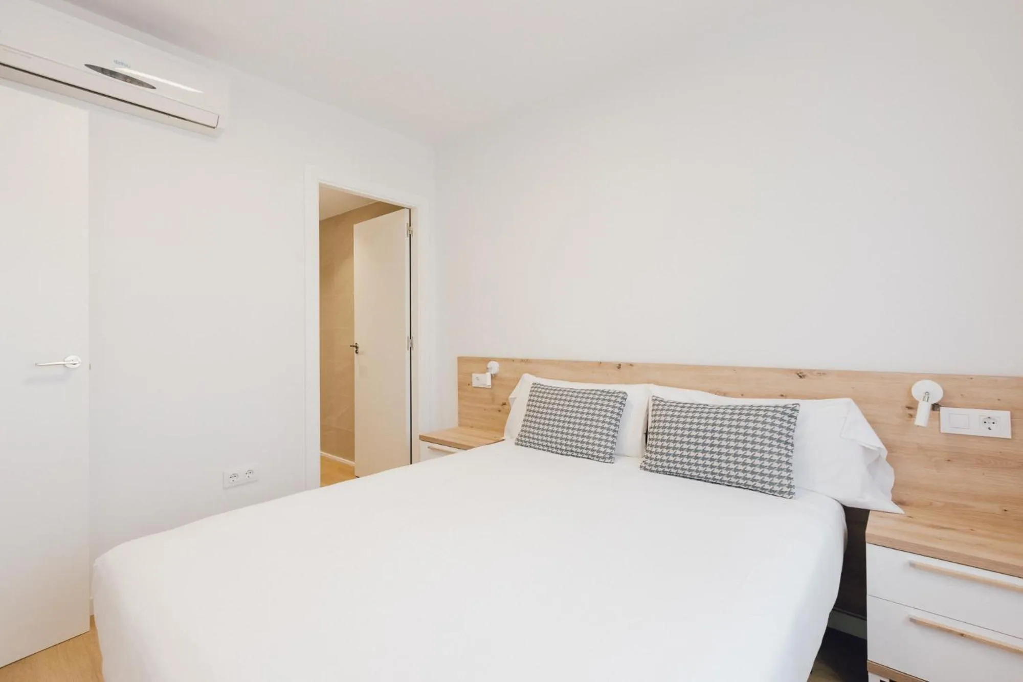 Bedroom in Pio XII Apartments Valencia