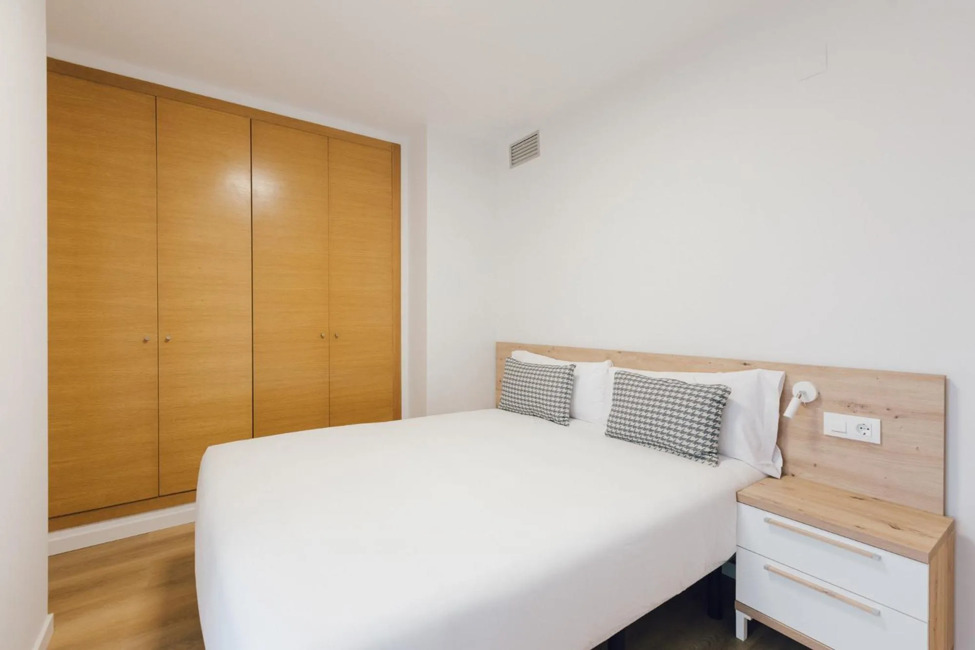 Bedroom in Pio XII Apartments Valencia