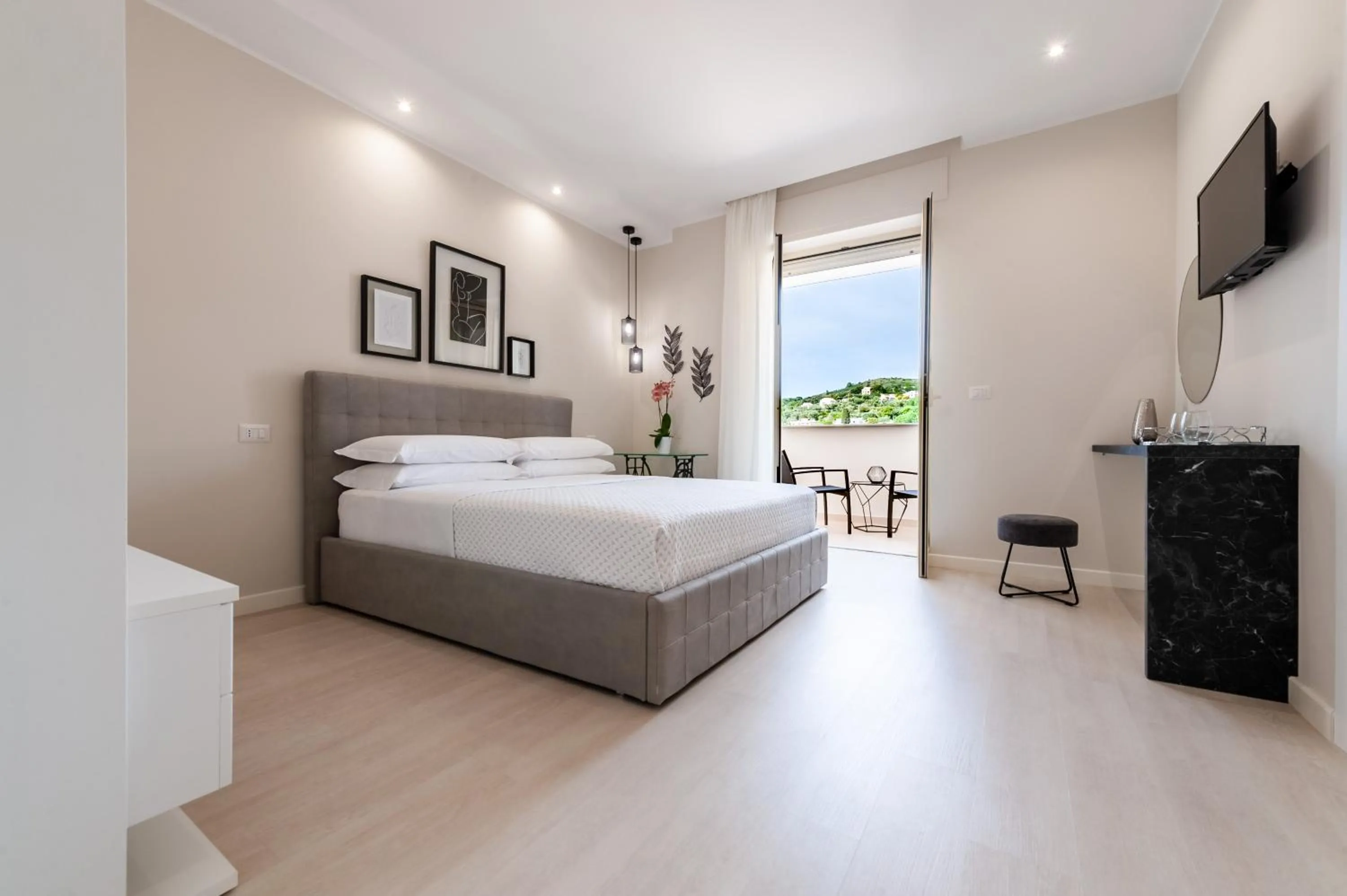 Photo of the whole room, Bed in Albergo Elea