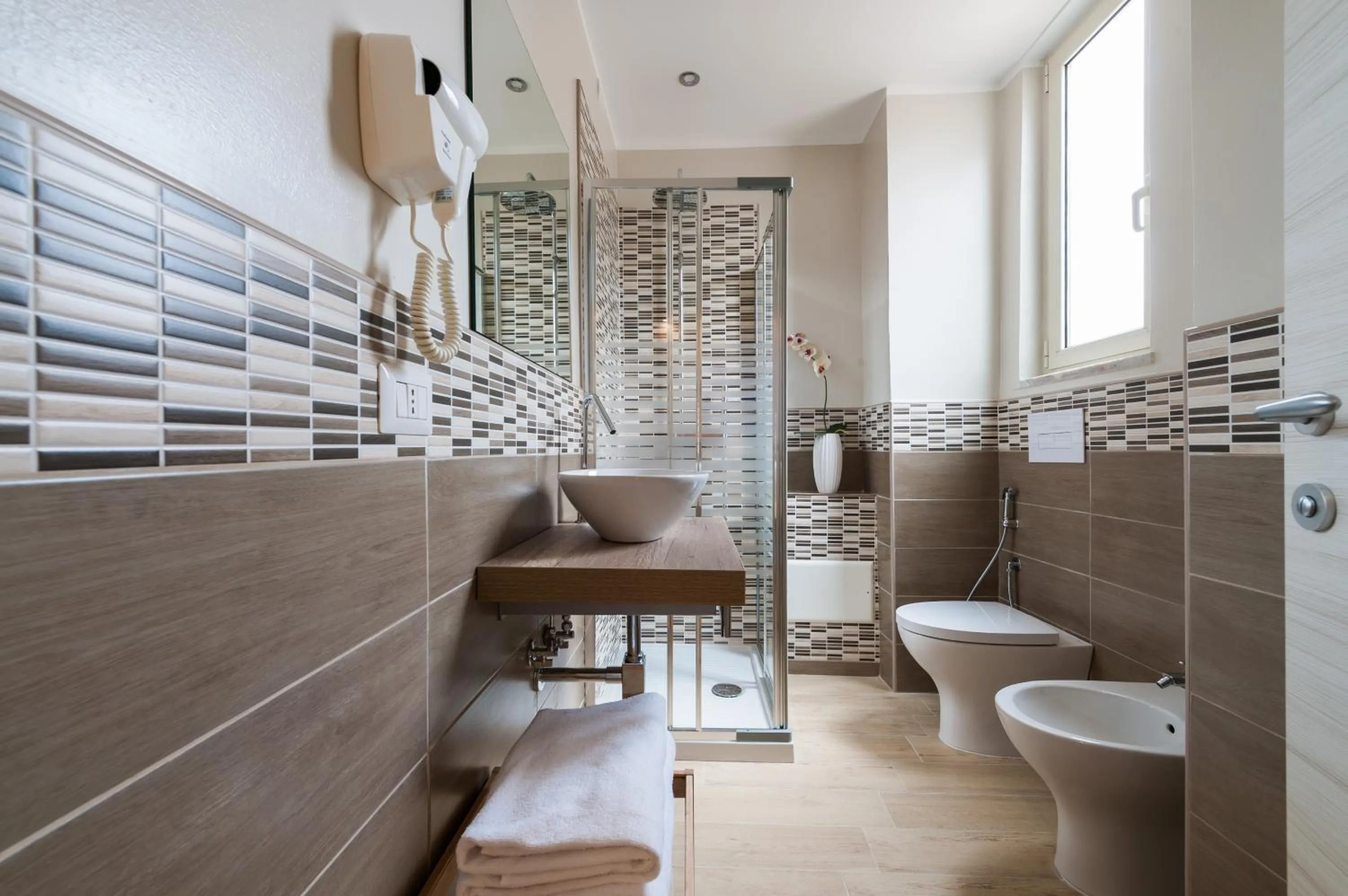 Bathroom in Albergo Elea