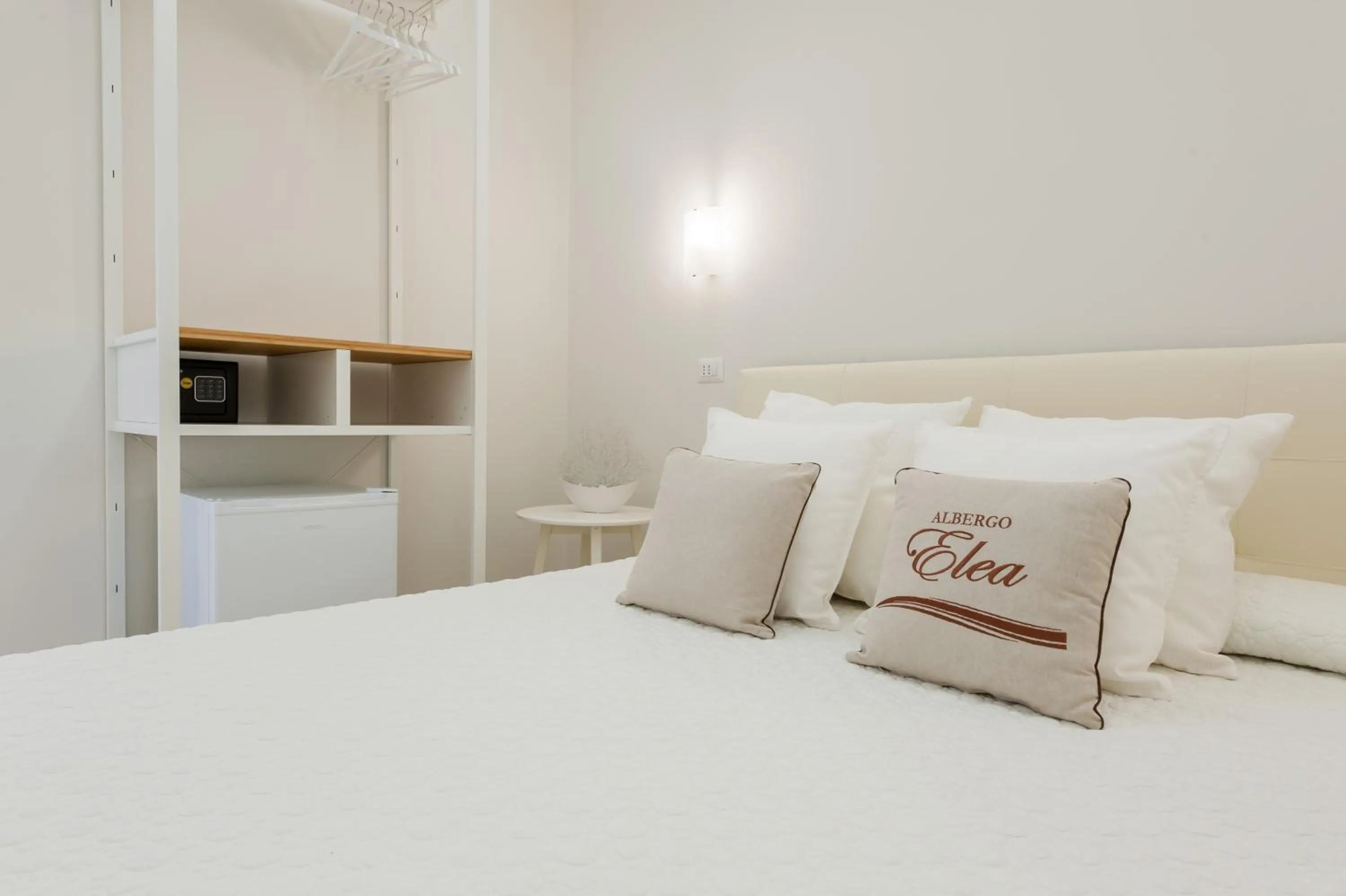 Bedroom, Bed in Albergo Elea