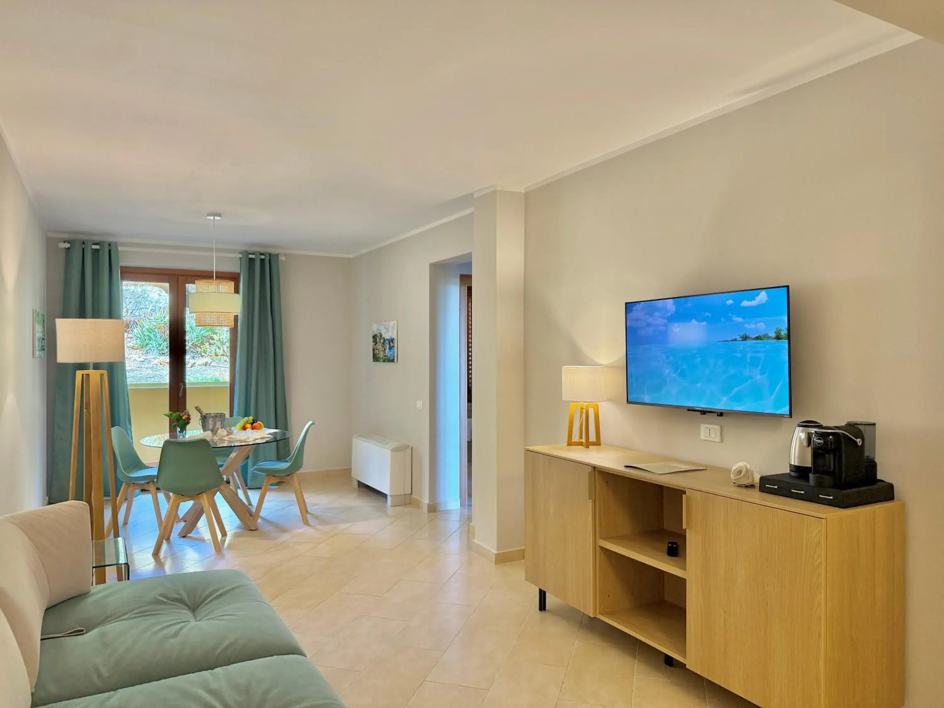 Suite with Sea View in Hotel Panoramic Suite with Sea View in Hotel Panoramic