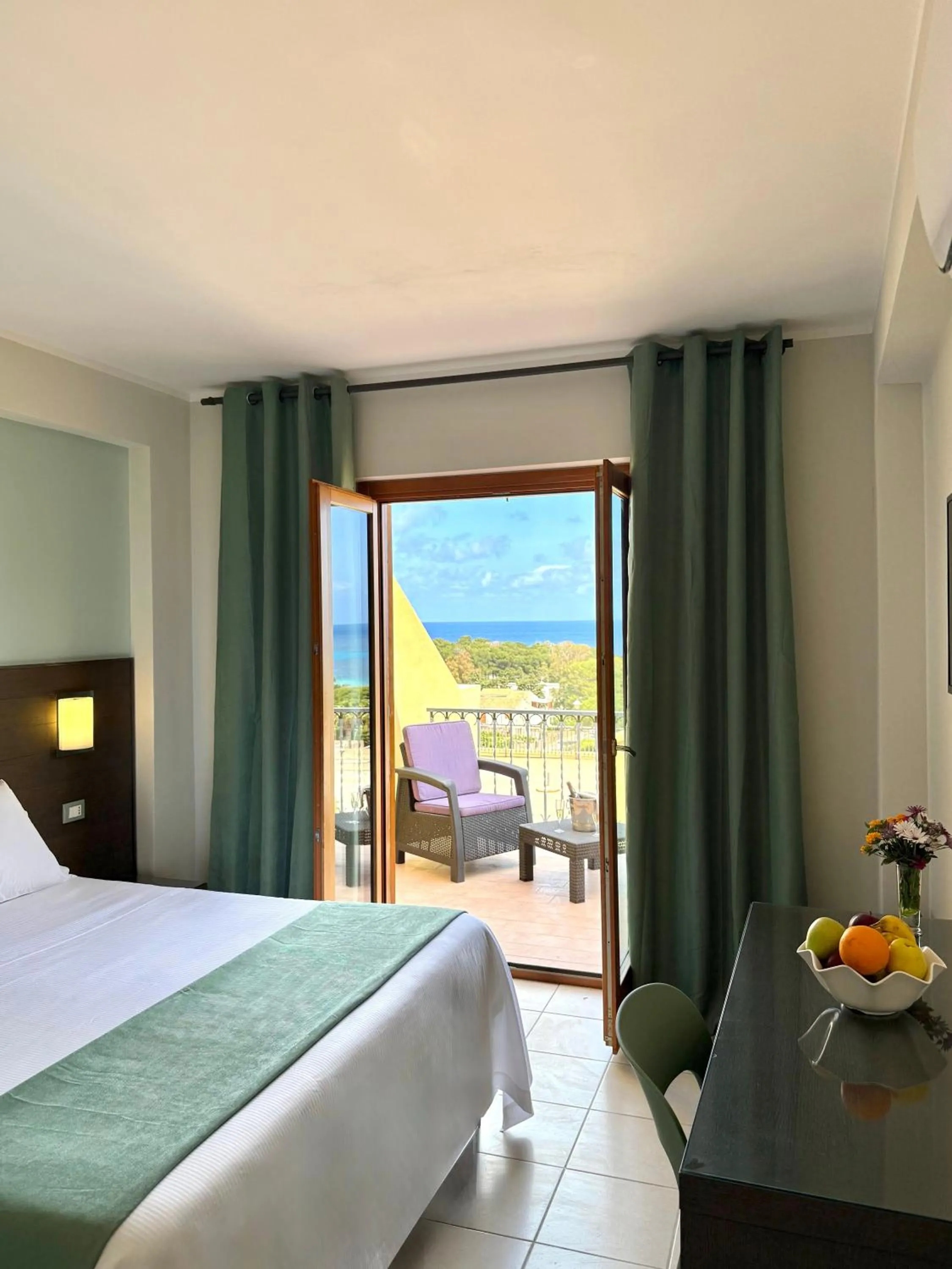 Photo of the whole room, Bed in Hotel Panoramic