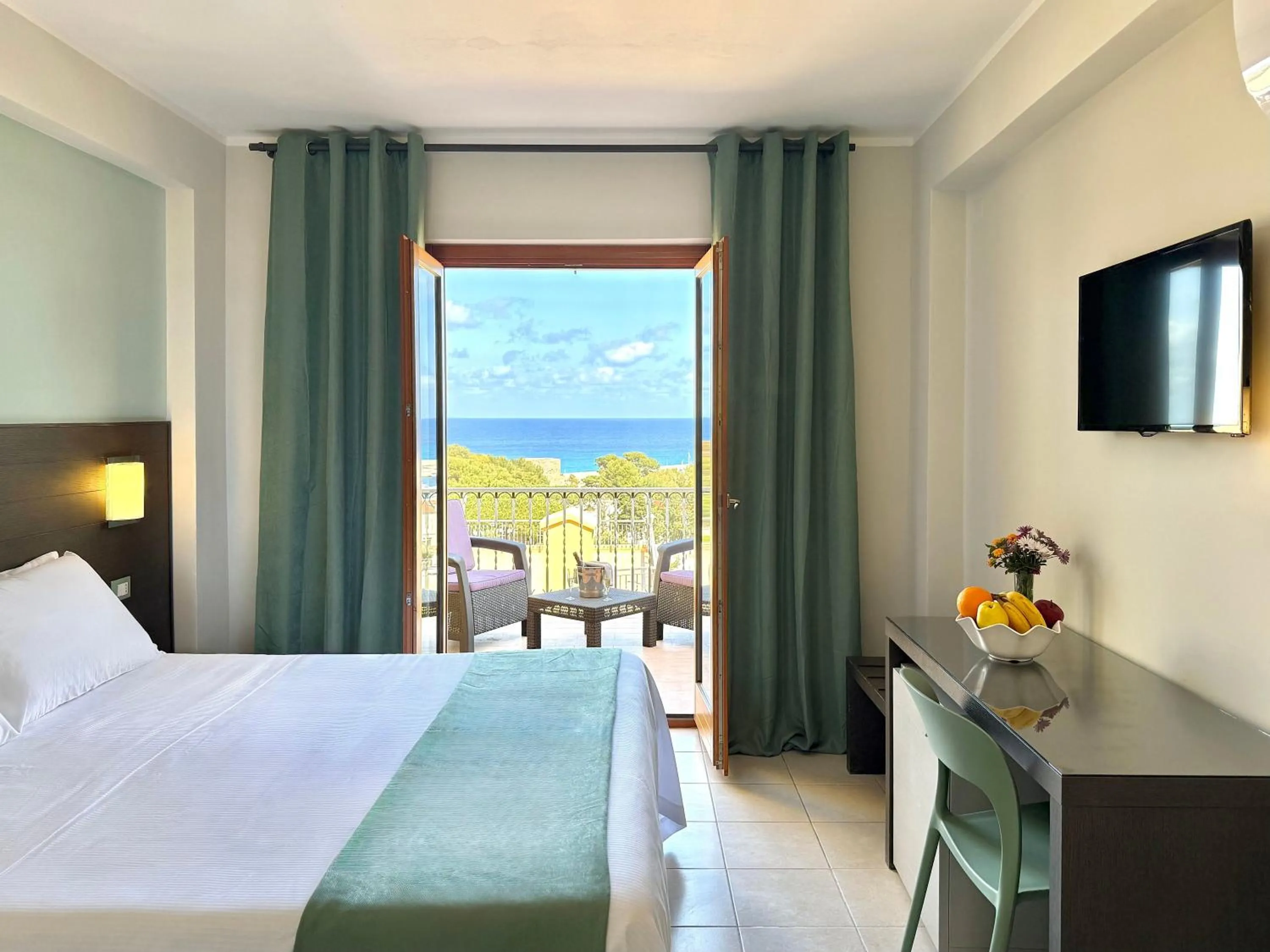 Photo of the whole room, Bed in Hotel Panoramic