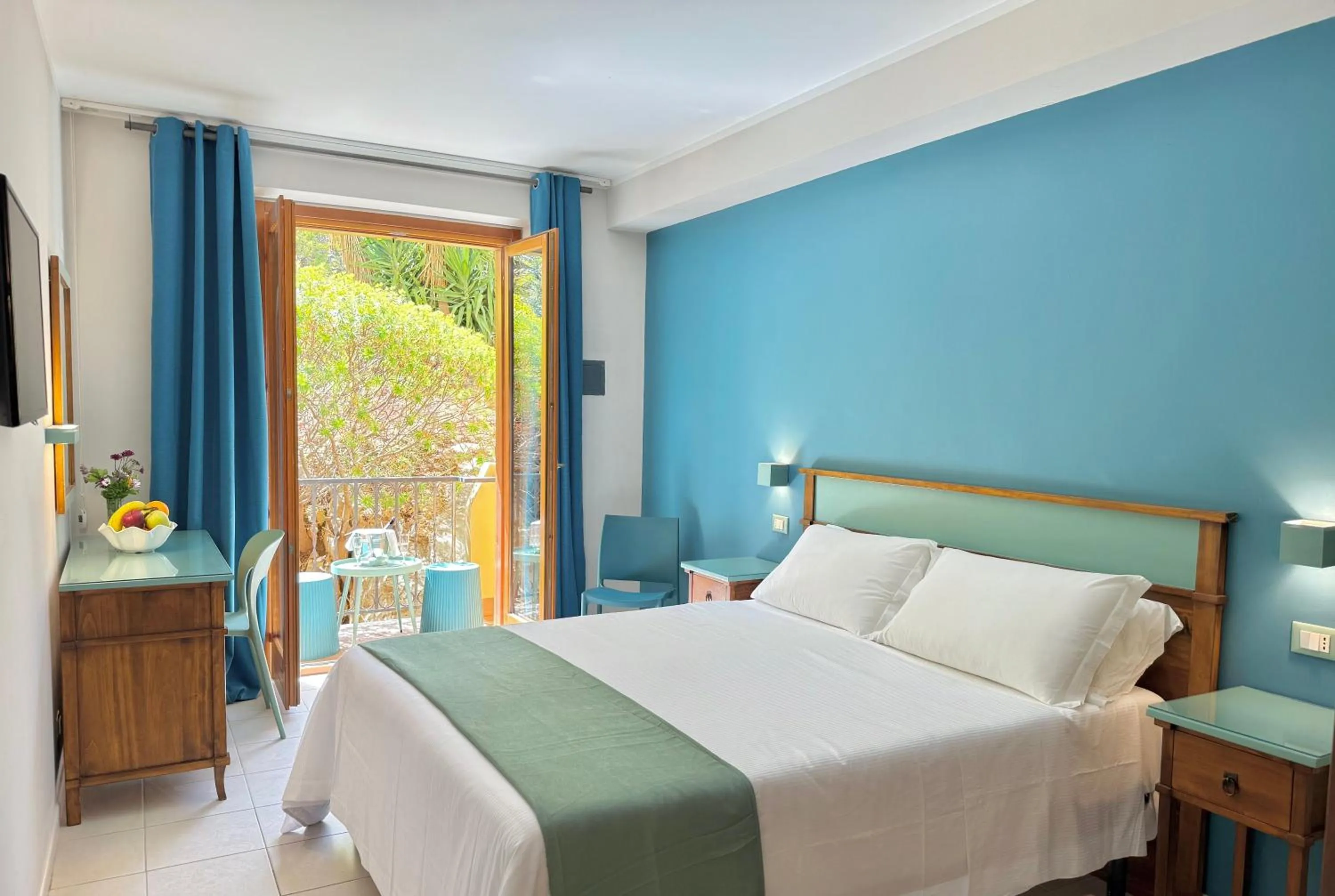 Photo of the whole room, Bed in Hotel Panoramic