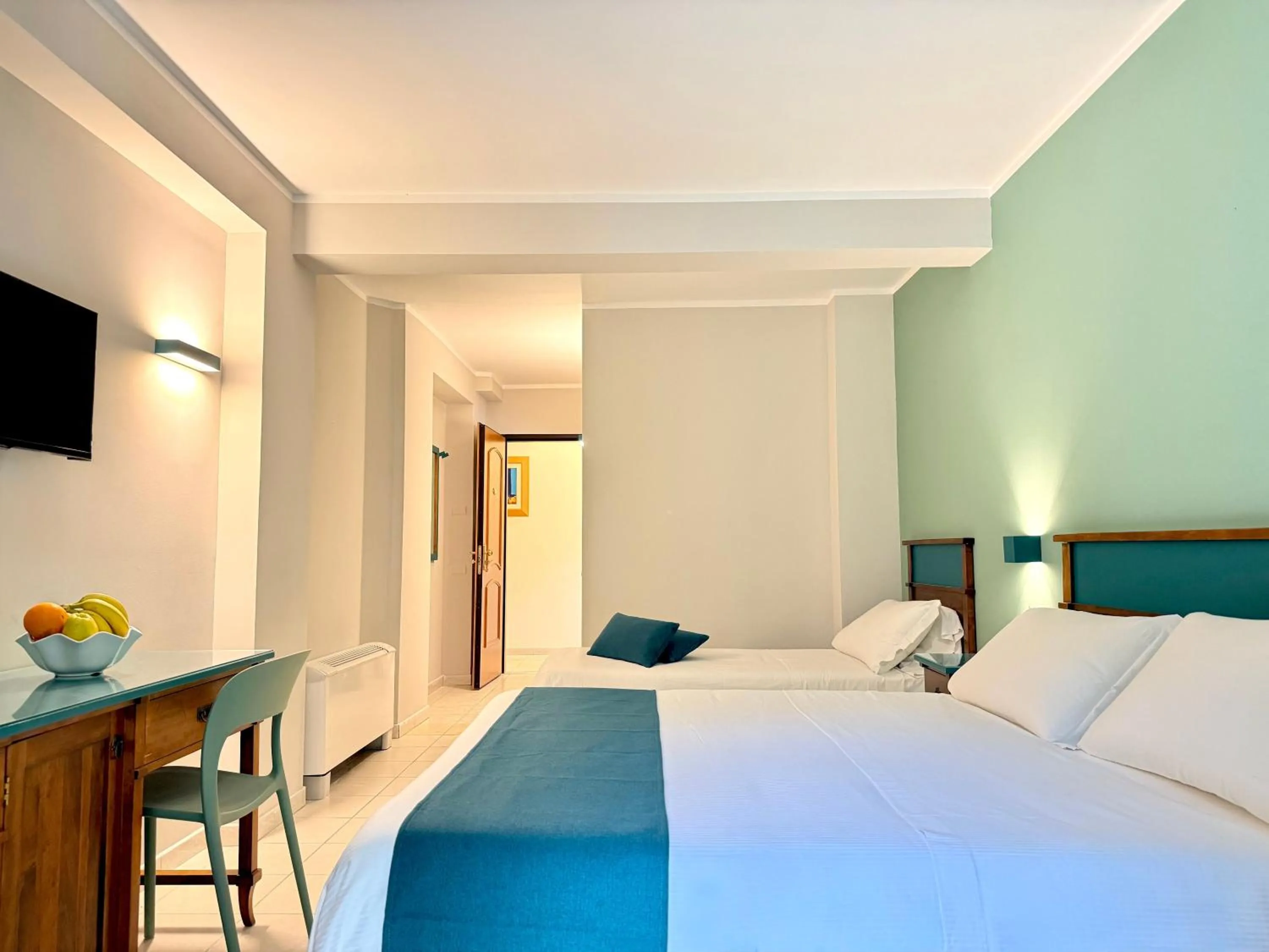 Photo of the whole room, Bed in Hotel Panoramic