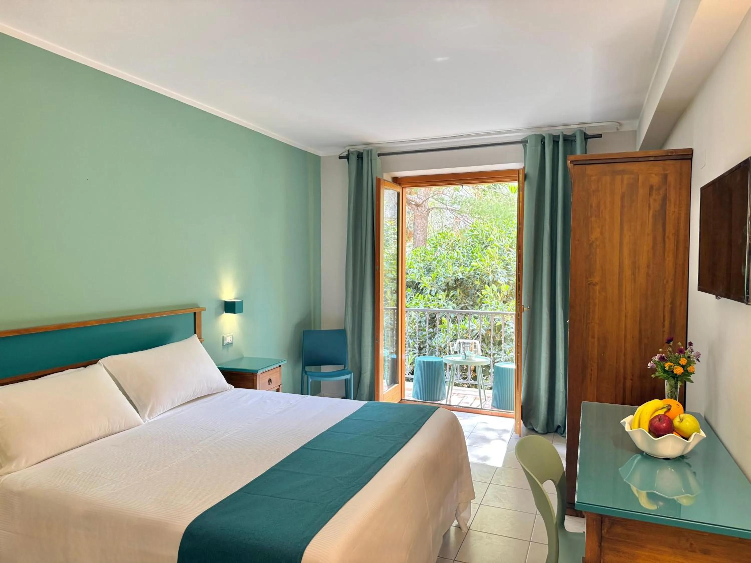 Photo of the whole room, Bed in Hotel Panoramic