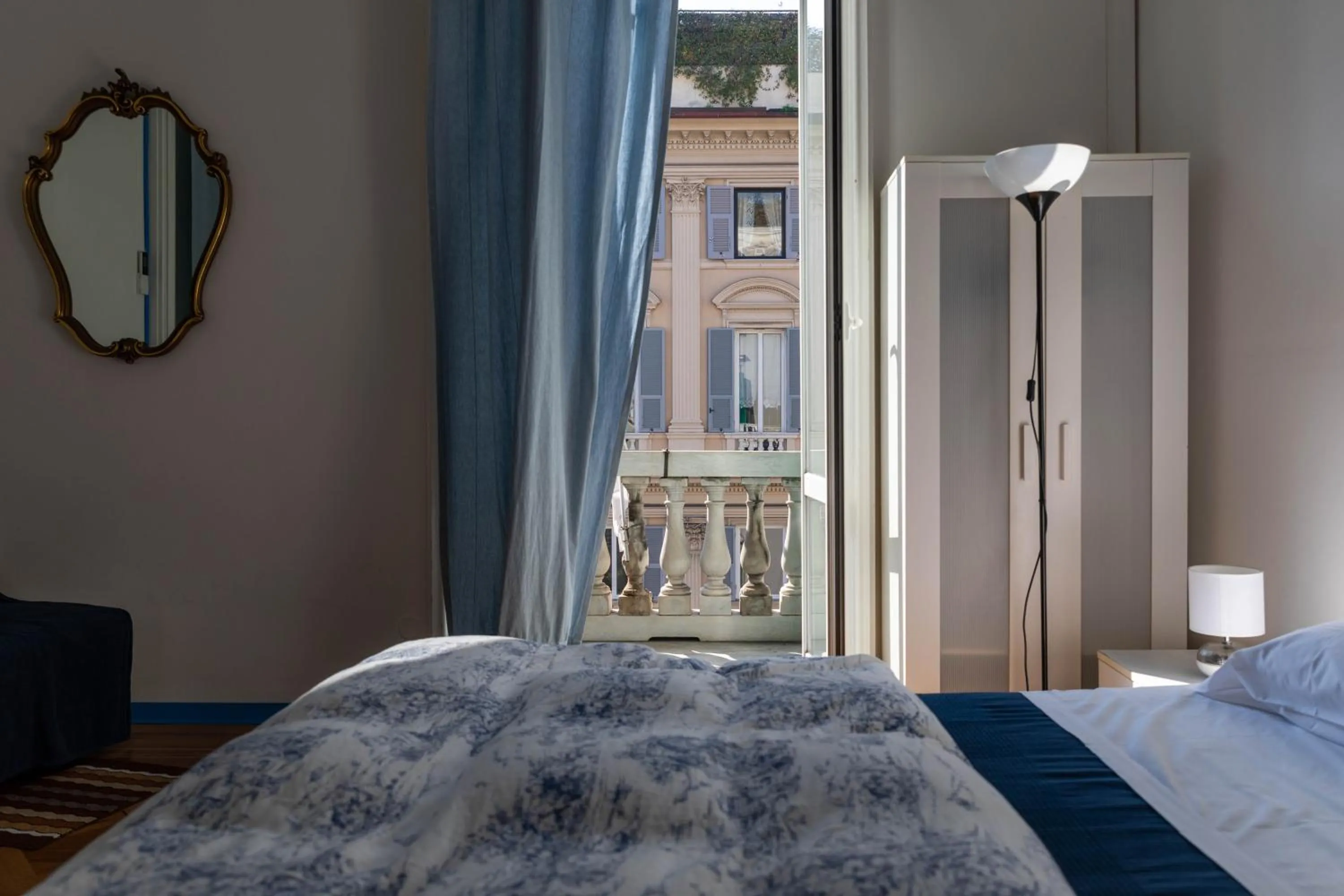 Bedroom, Bed in Olympia Hotel