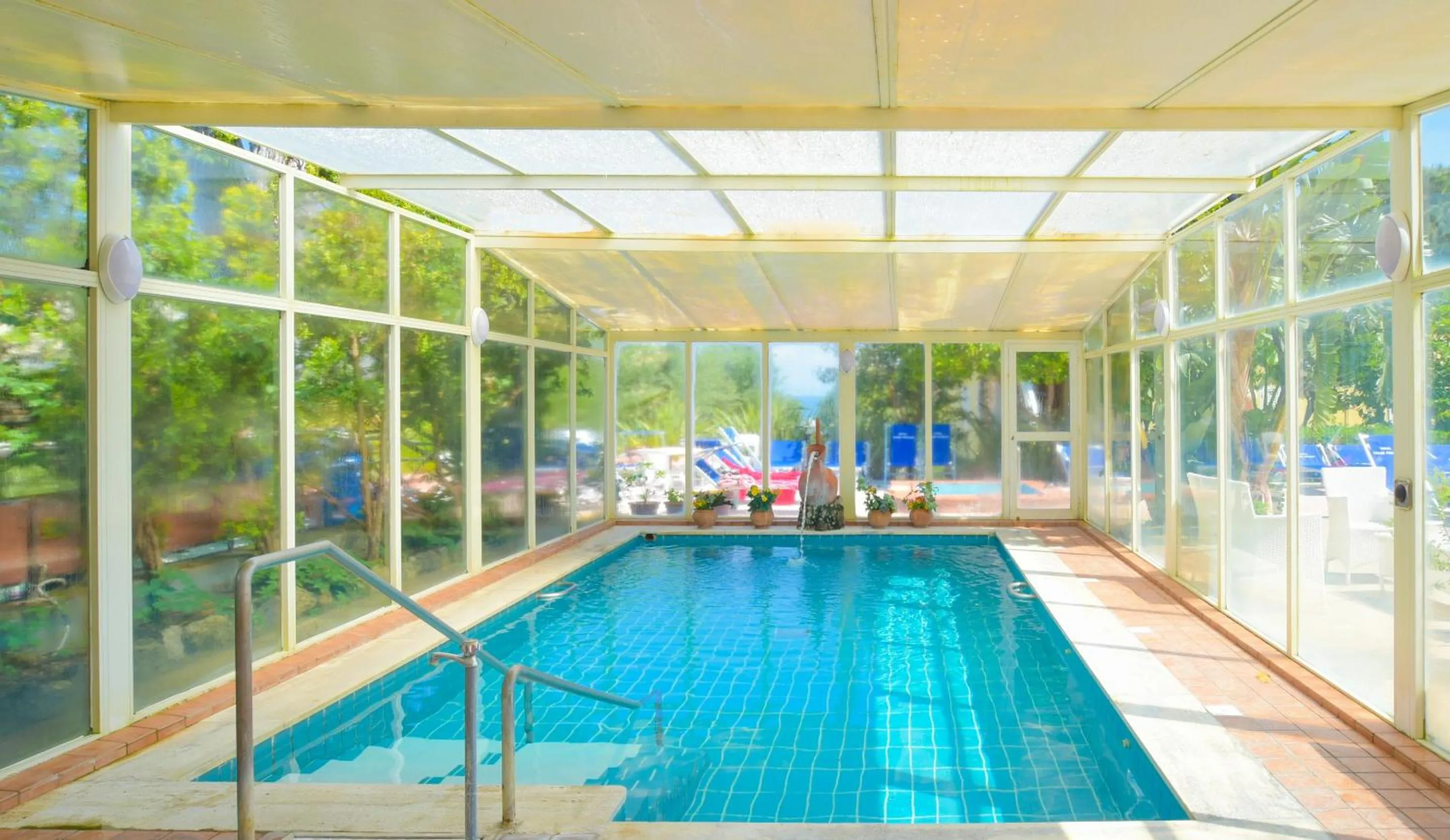 Swimming pool in Hotel Terme Principe