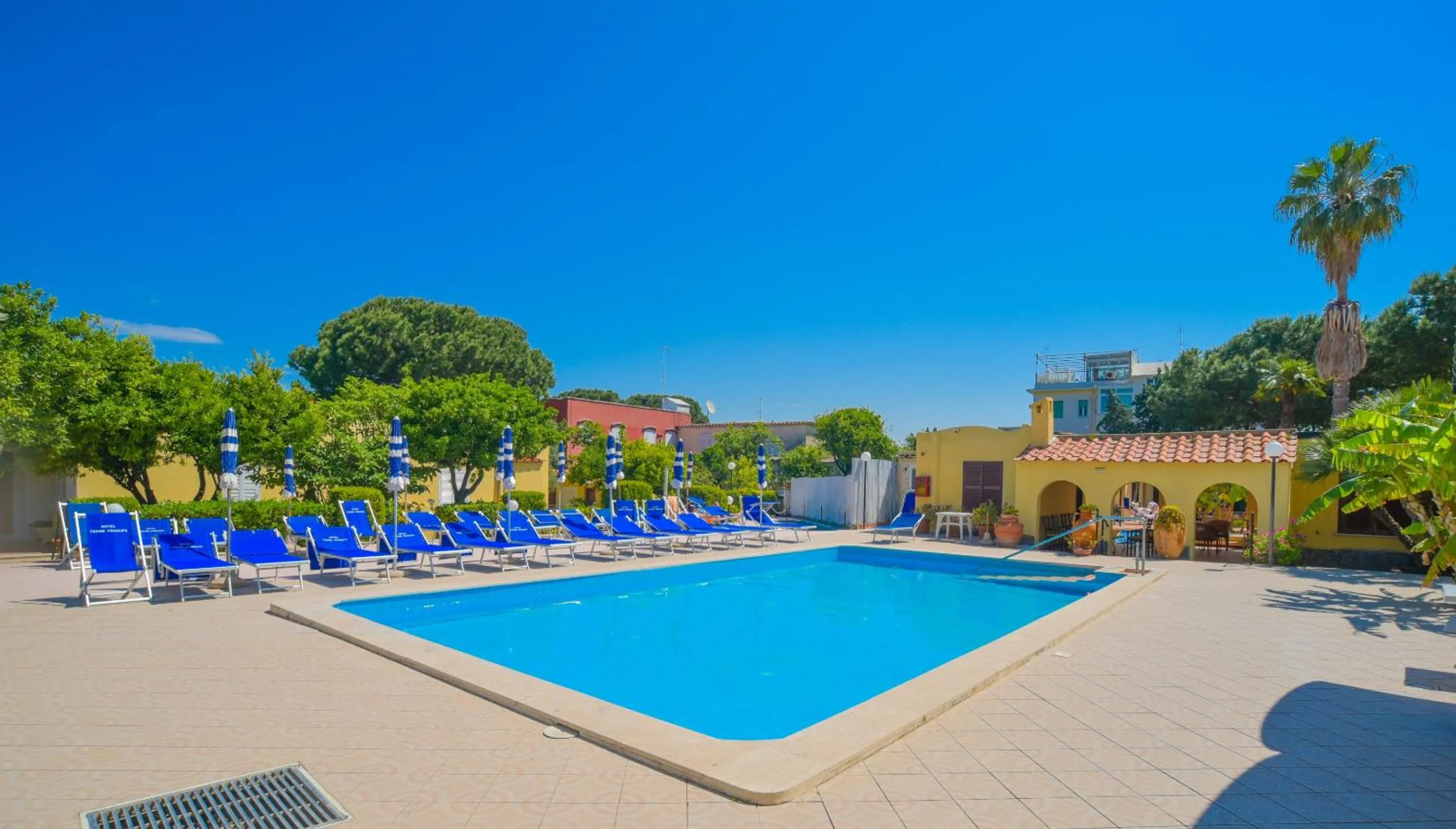Swimming pool in Hotel Terme Principe