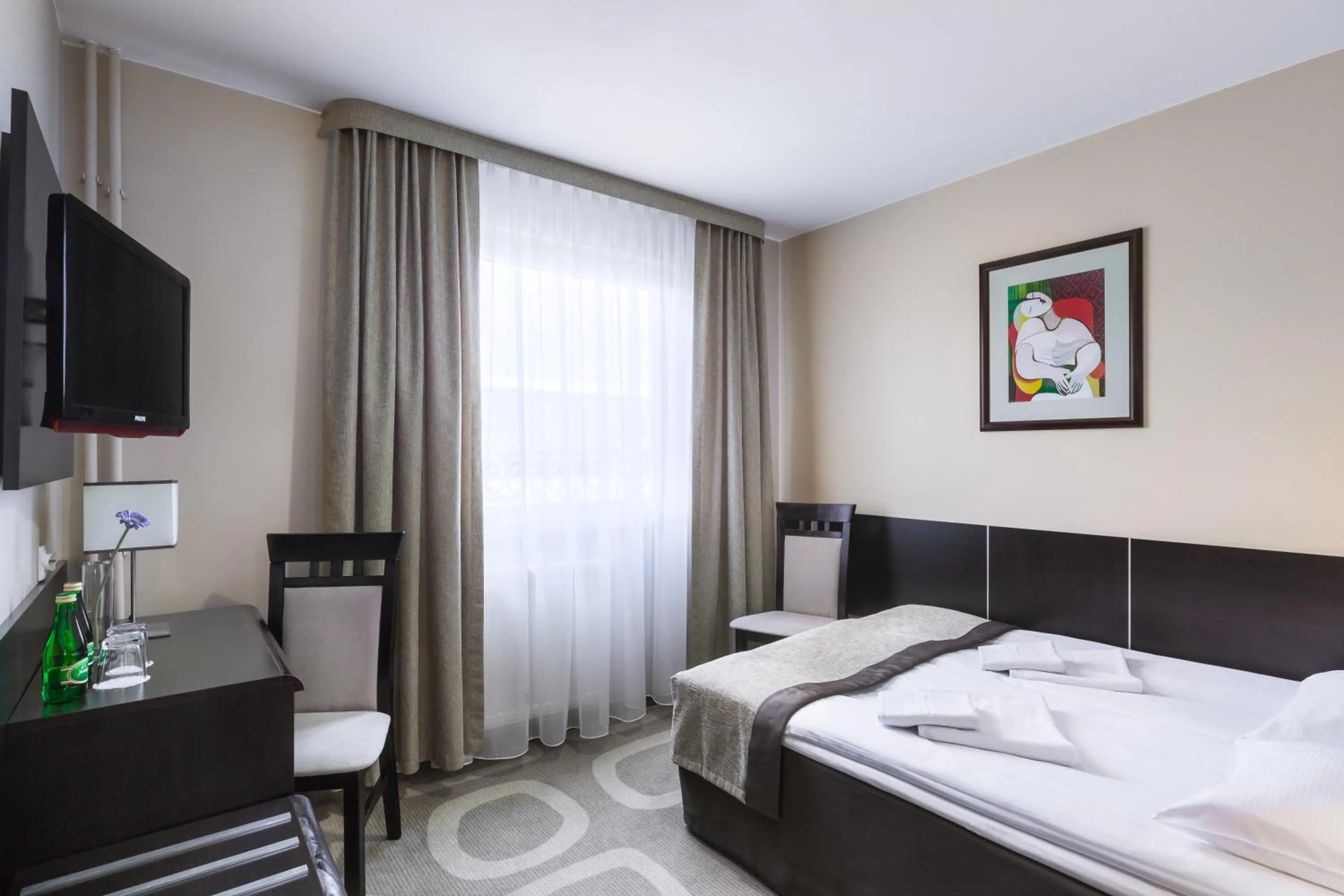 Photo of the whole room, Bed in Hotel Picaro Żarska Wieś Południe A4 kierunek Polska