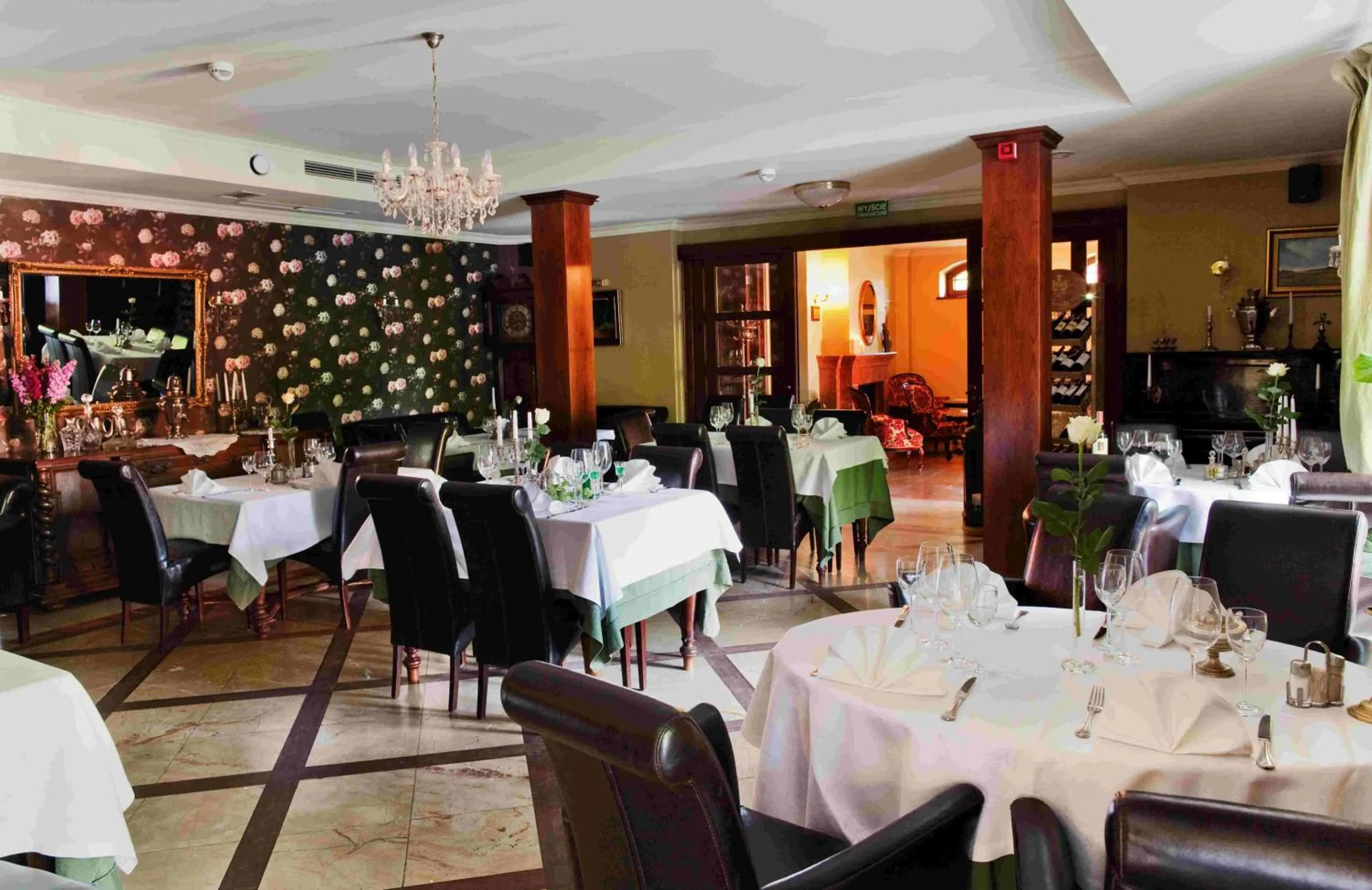 Restaurant/places to eat in Hotel Villa Bohema