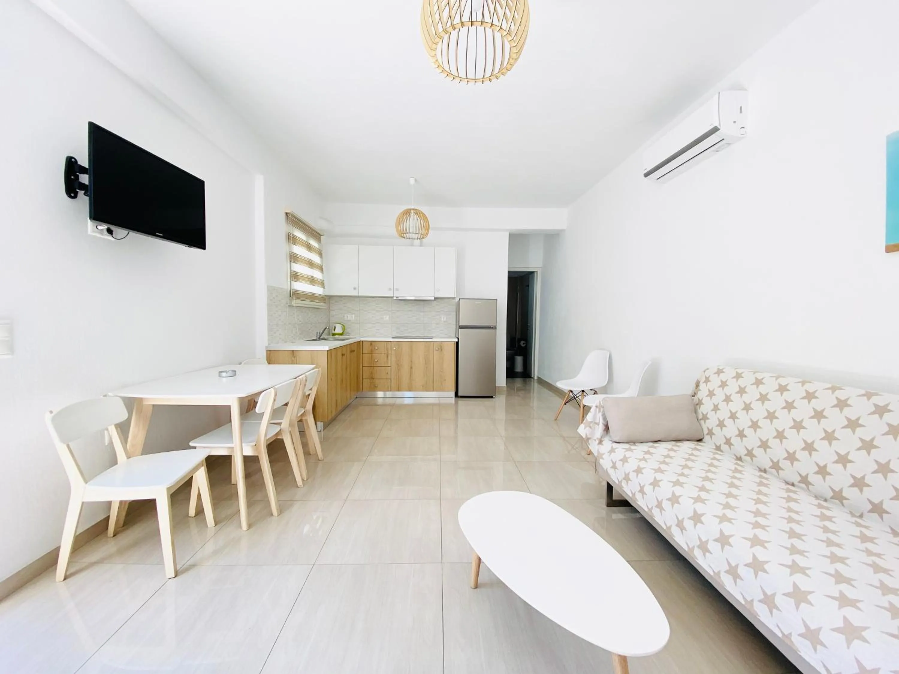 Kitchen or kitchenette, Bed in Eleftheria Hotel & Apartments