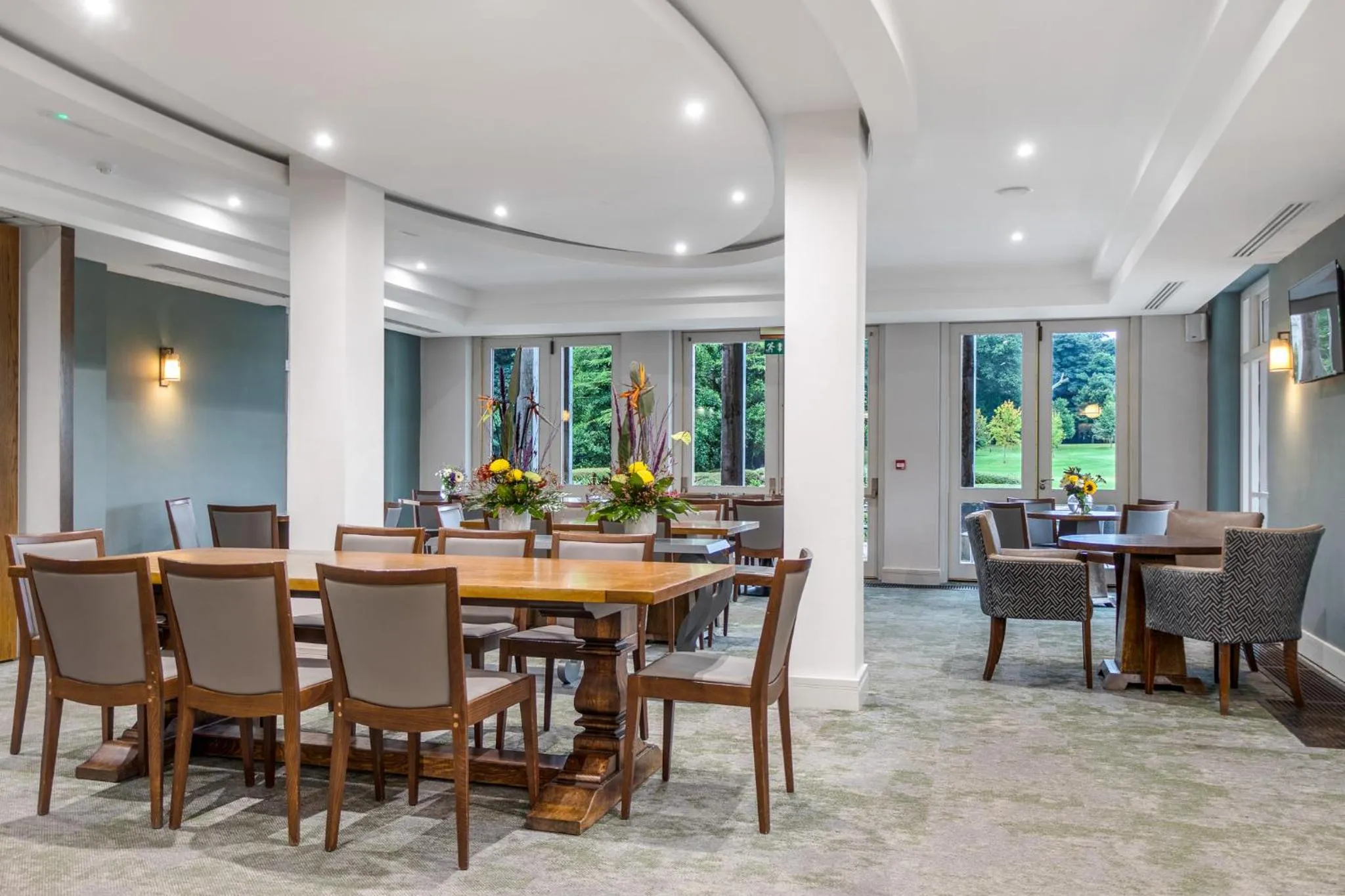 Lounge or bar in Fota Island Hotel and Spa