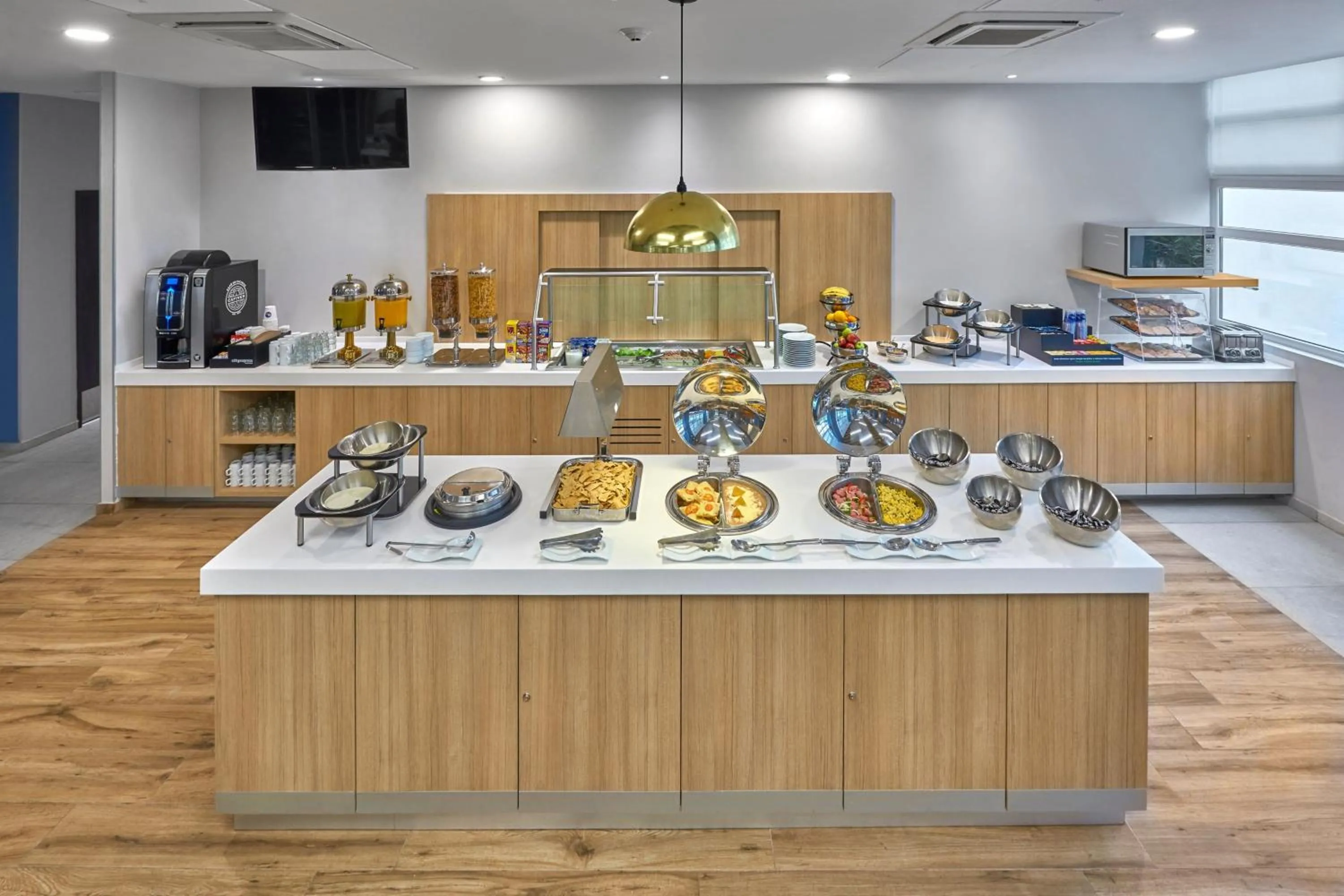 Breakfast in City Express Plus by Marriott Cancun Aeropuerto Riviera