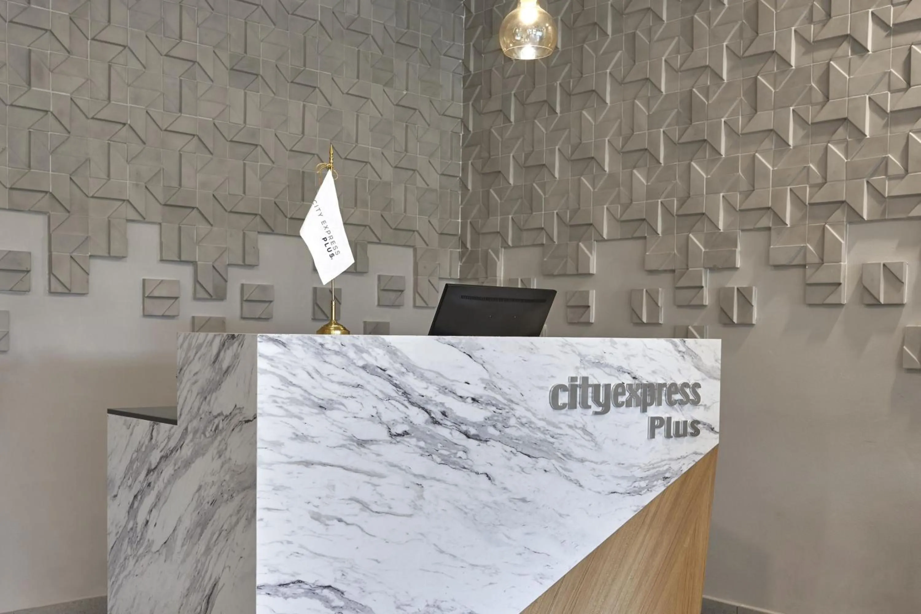 Lobby or reception in City Express Plus by Marriott Cancun Aeropuerto Riviera