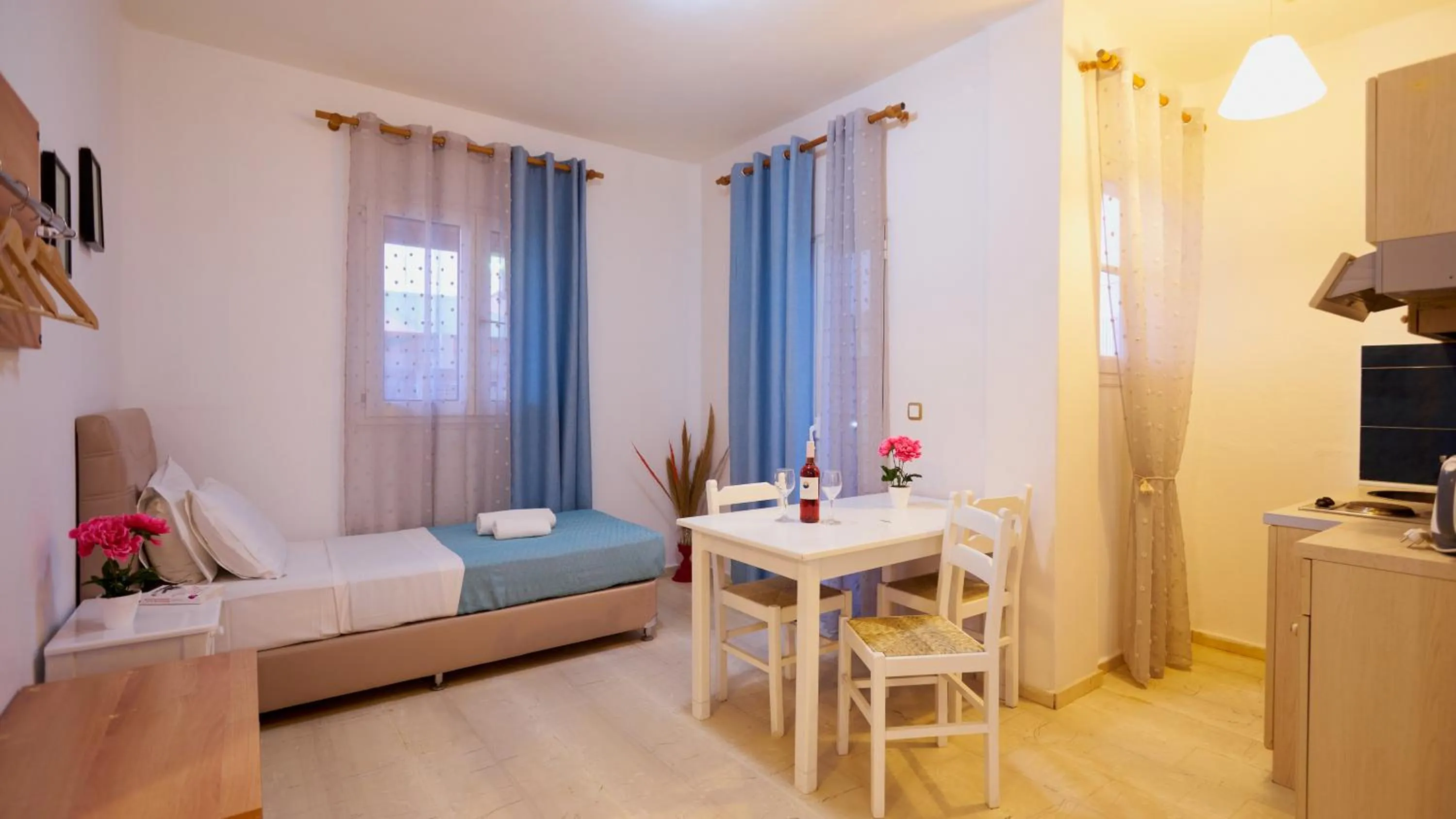 Living room in Irini Stalis by Estia