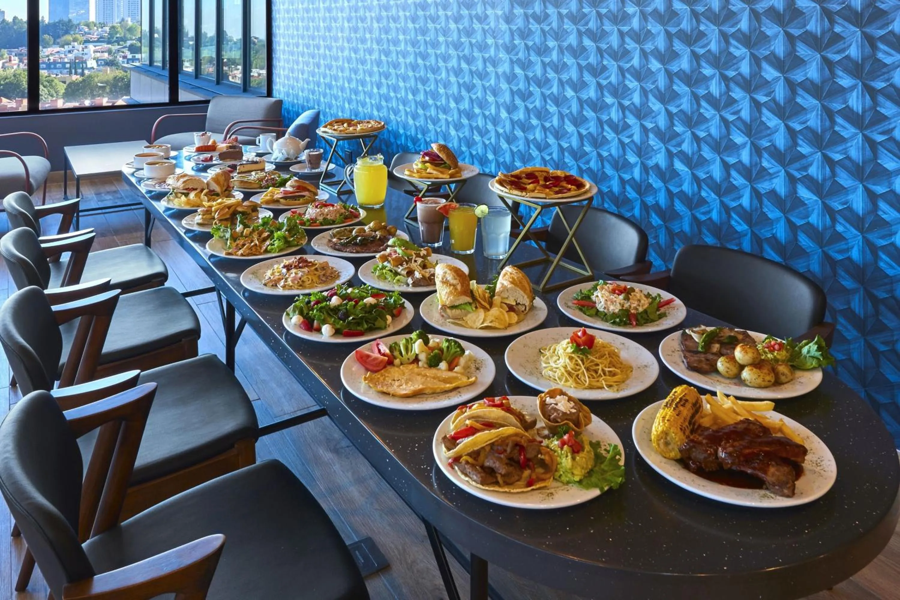 Restaurant/places to eat in City Express Plus by Marriott Ciudad de Mexico Interlomas