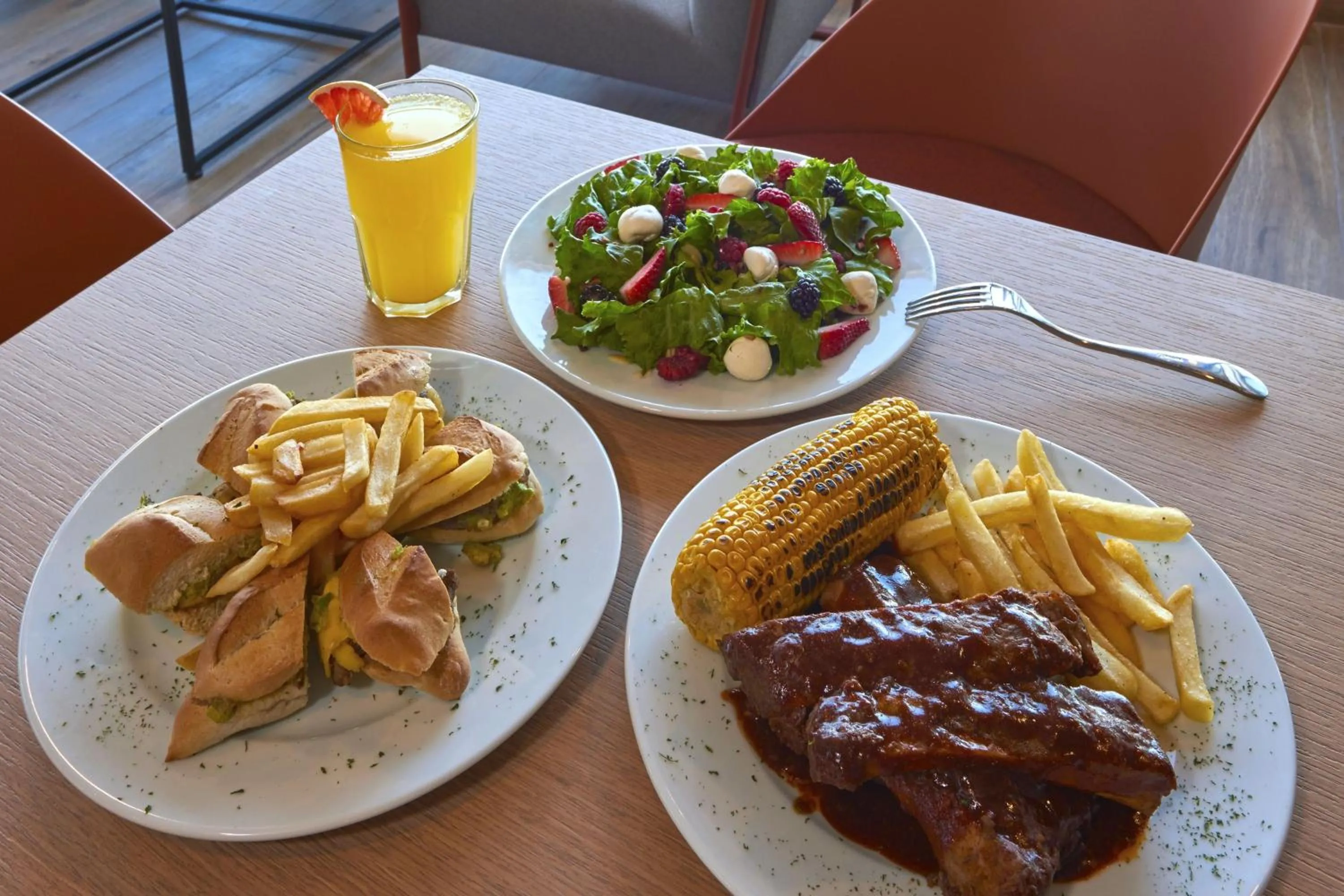 Restaurant/places to eat in City Express Plus by Marriott Ciudad de Mexico Interlomas