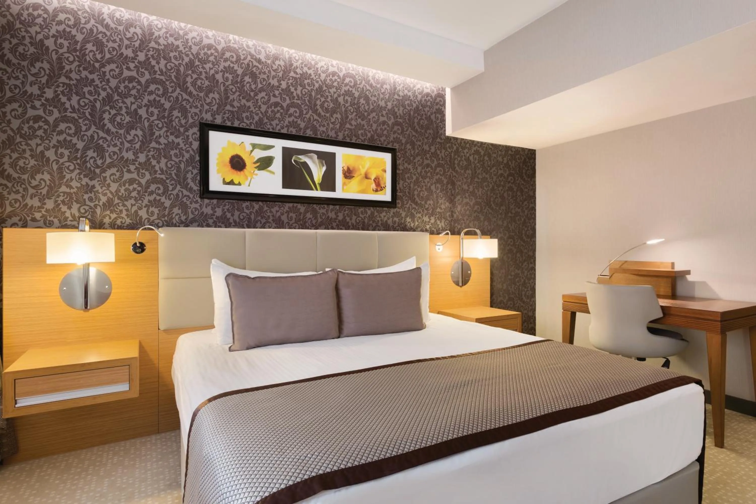 Bed in Ramada Plaza By Wyndham Izmit