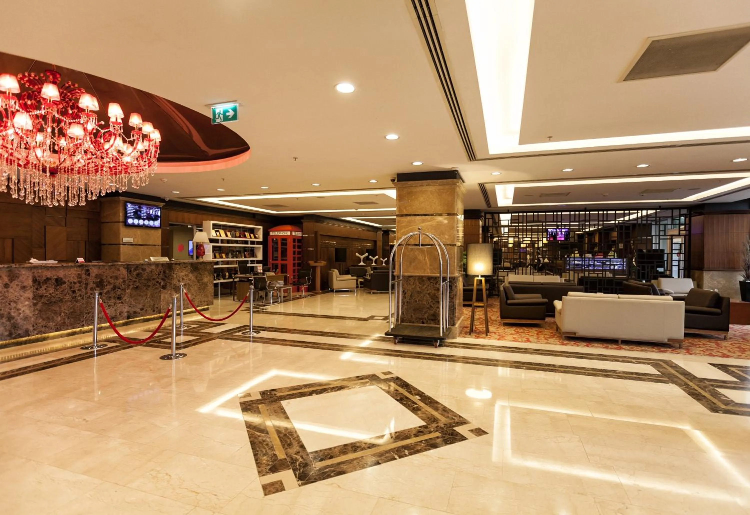 Lobby or reception in Ramada Plaza By Wyndham Izmit