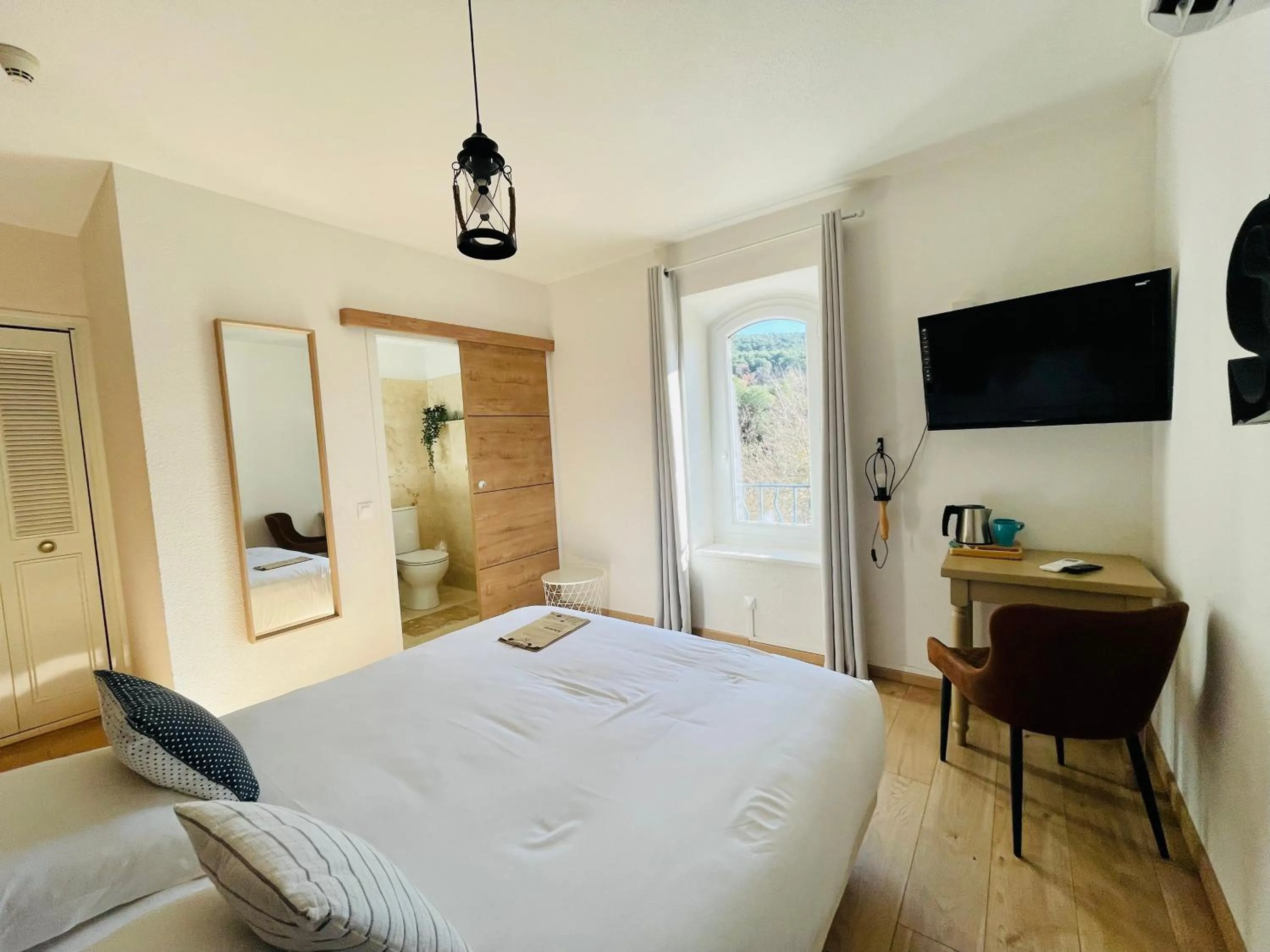 Bed in Hôtel La Bastide de Vaison