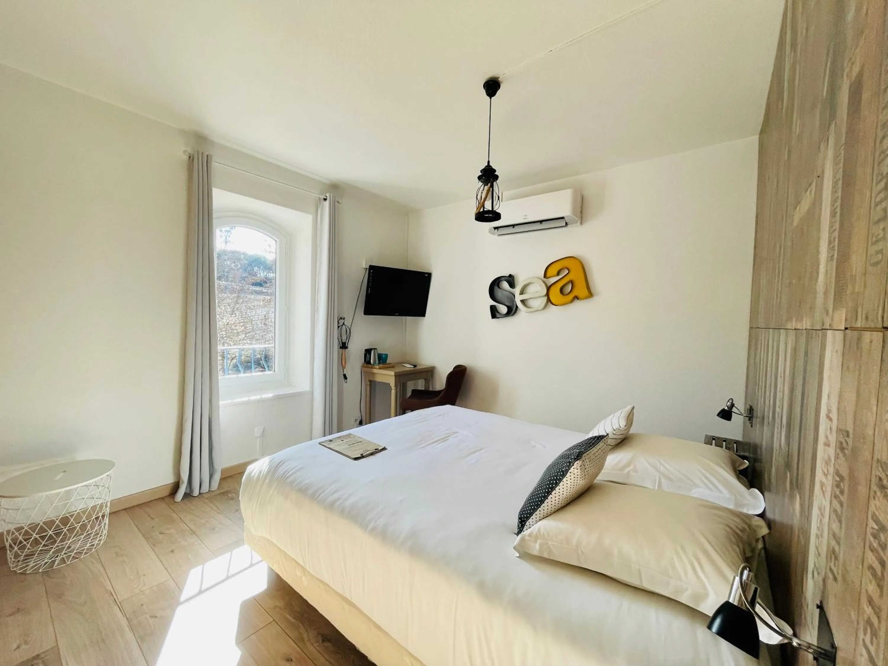 Bed in Hôtel La Bastide de Vaison